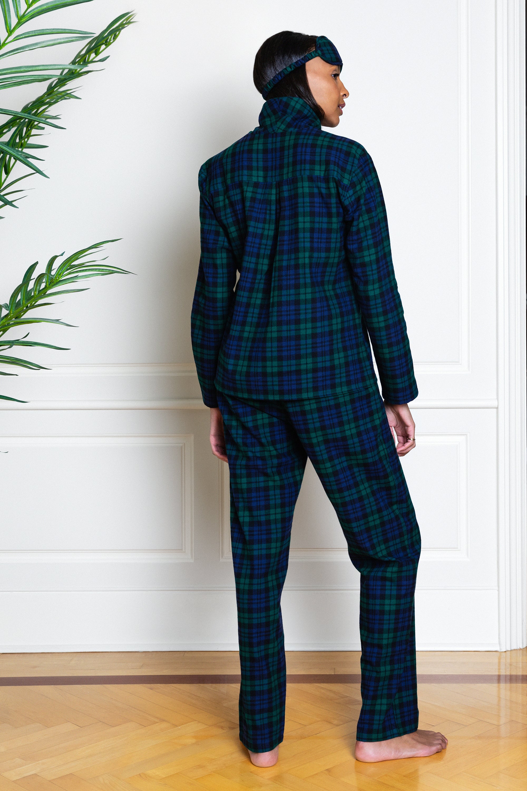 Cozy Flannel Pajama Set for Women & Men - Blackwatch Plaid Winter Sleepwear - Soft & Warm Lounge Pajamas for Cold Nights - Perfect for Christmas, Bedtime & Relaxing at Home