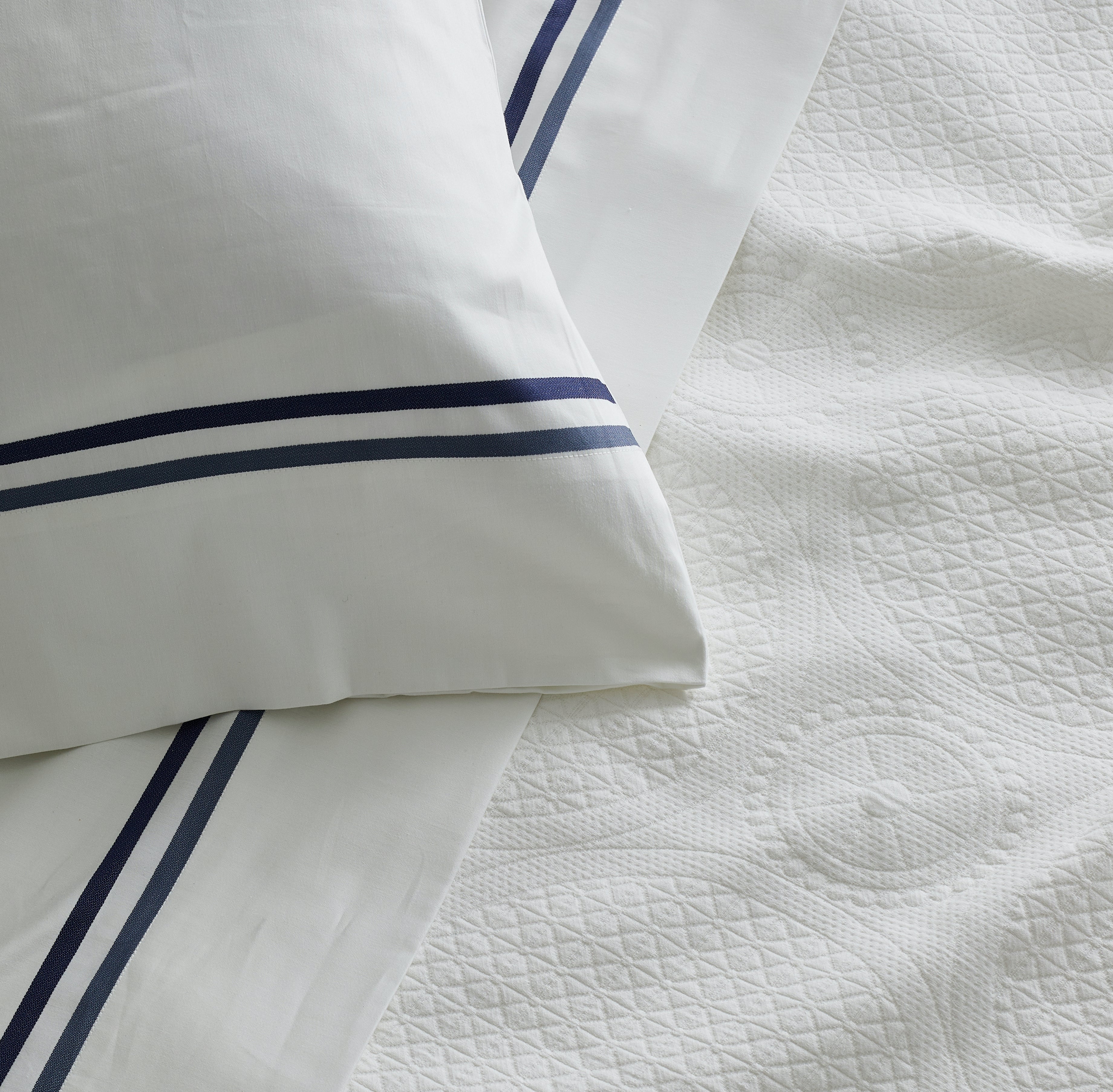 Premium Doppio Pillowcases Set - Soft & Breathable Cotton Pillow Covers for Ultimate Comfort - Perfect for Bedroom, Hotel, and Travel Use
