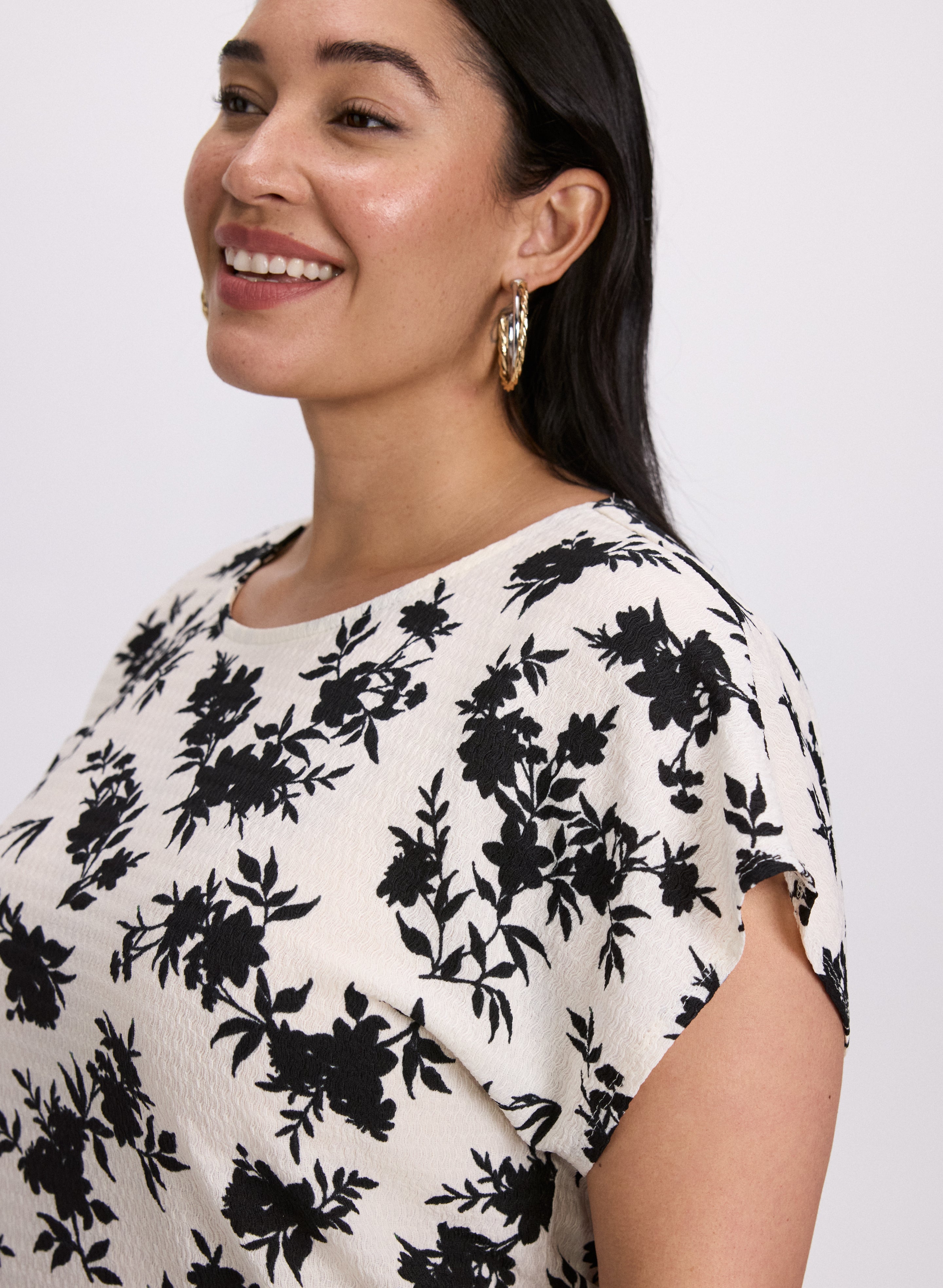 Floral Bubble Knit Top for Women - Trendy Short Sleeve Blouse for Spring & Summer Outfits | Perfect for Casual Wear, Dates & Office