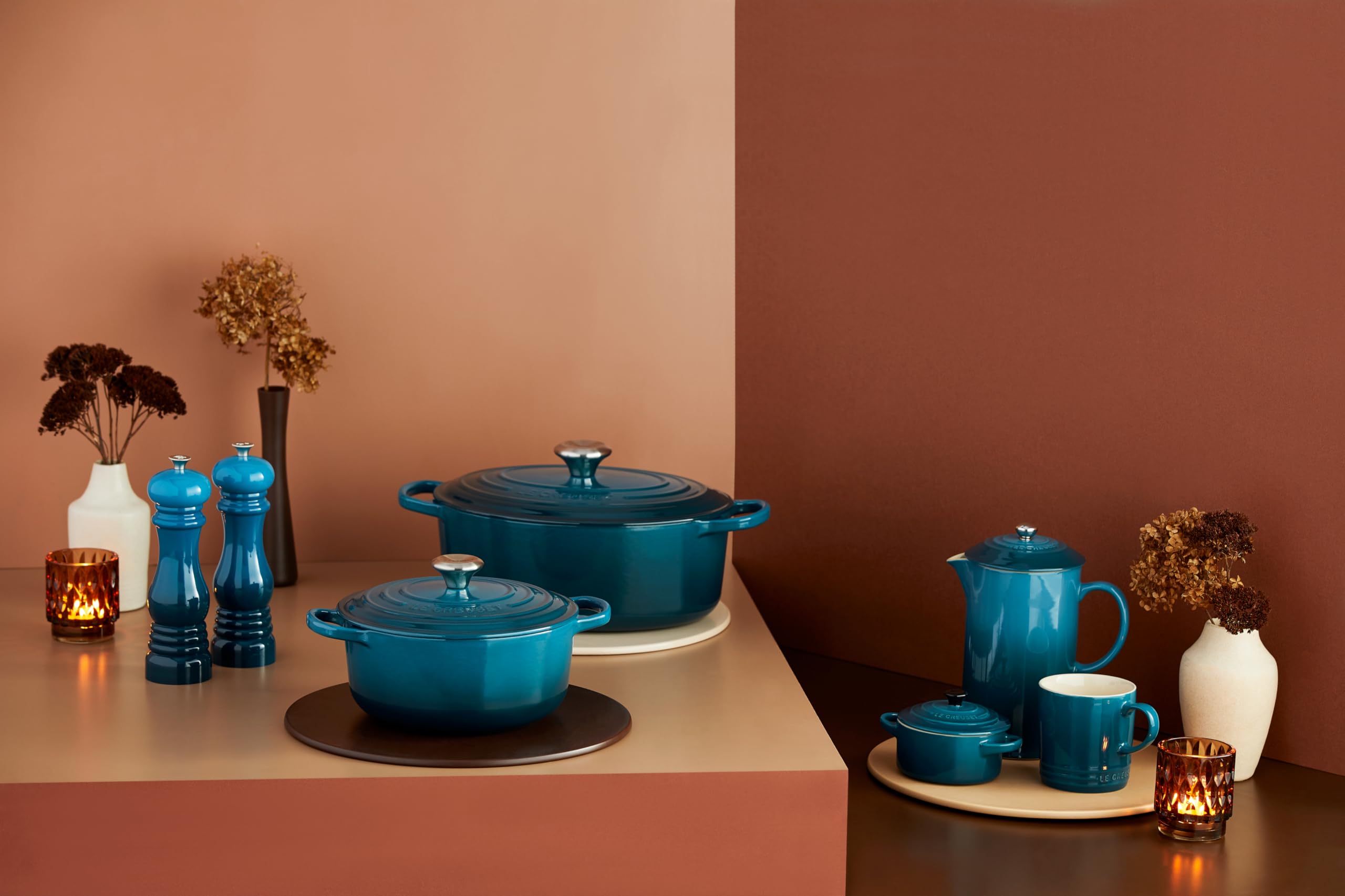 Le Creuset 5 Quart Enameled Cast Iron Oval Dutch Oven - Premium Deep Teal Cookware for Braising, Roasting & Baking | Perfect for Soups, Stews & Family Dinners