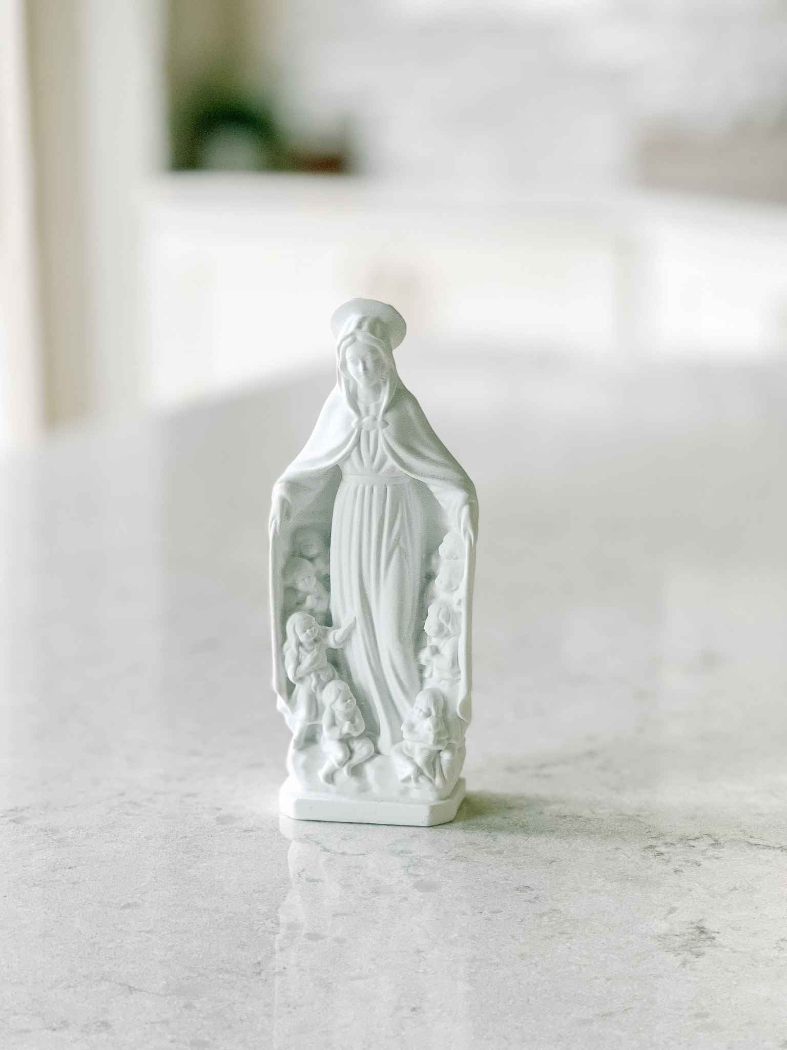 Virgin of Mercy Statue - Handcrafted Religious Figurine for Home Altar, Church Decor & Catholic Gifts | Perfect for Prayer Spaces, Devotional Displays & Spiritual Comfort