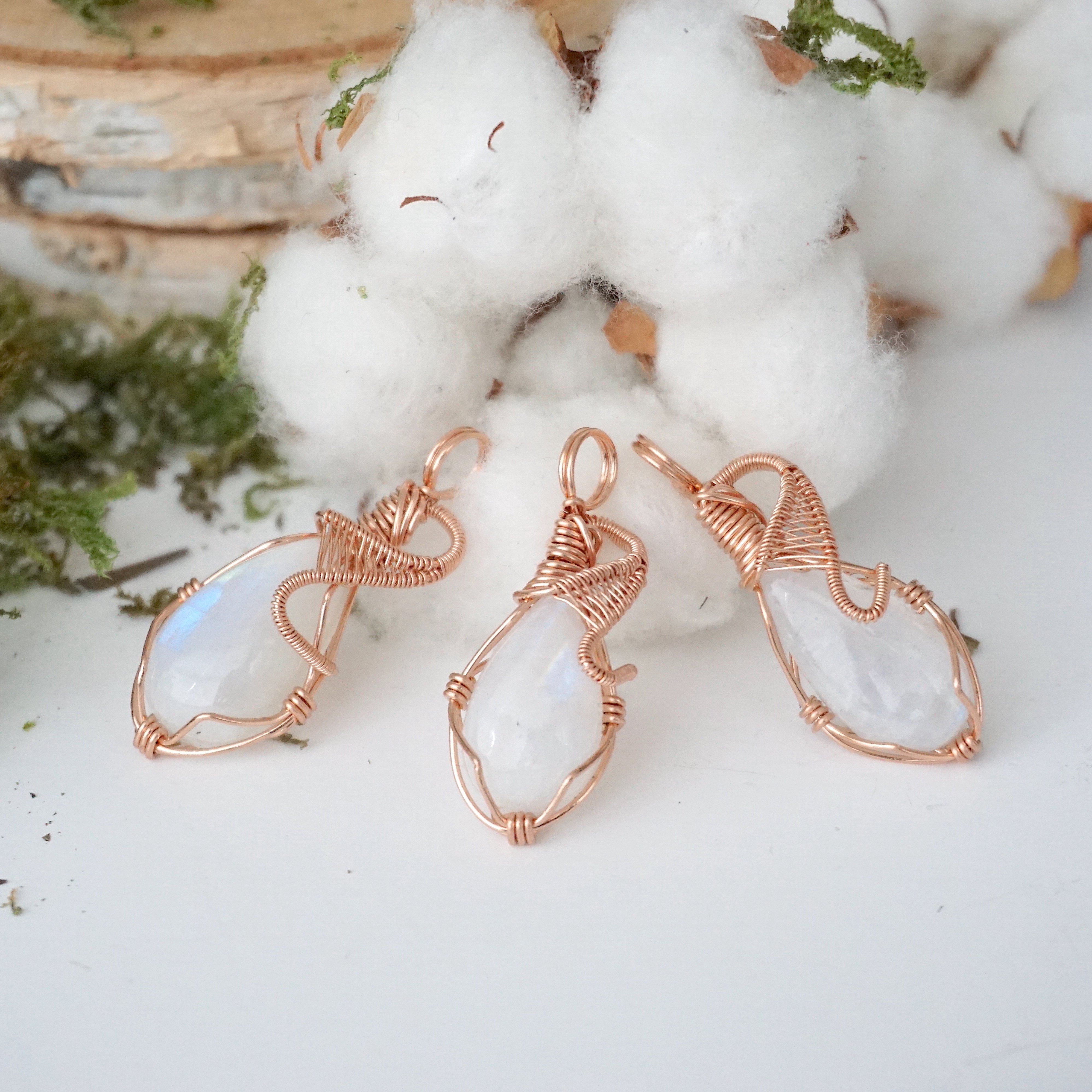 Rose Gold Rainbow Moonstone Necklace for Women - Elegant Dainty Pendant Jewelry Gift for Birthday, Anniversary & Valentine's Day - Perfect for Everyday Wear & Special Occasions