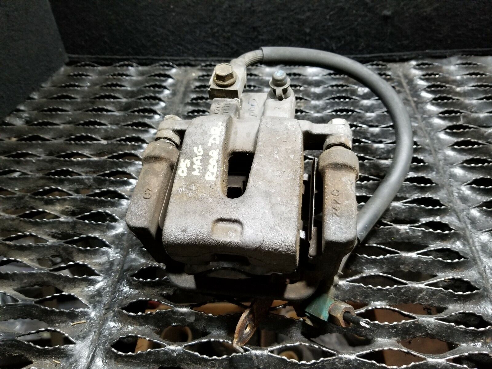 2005-2007 Dodge Magnum 5.7L RT OEM Left Rear Brake Caliper - Driver Side Replacement Part for Performance Braking & Safe Driving