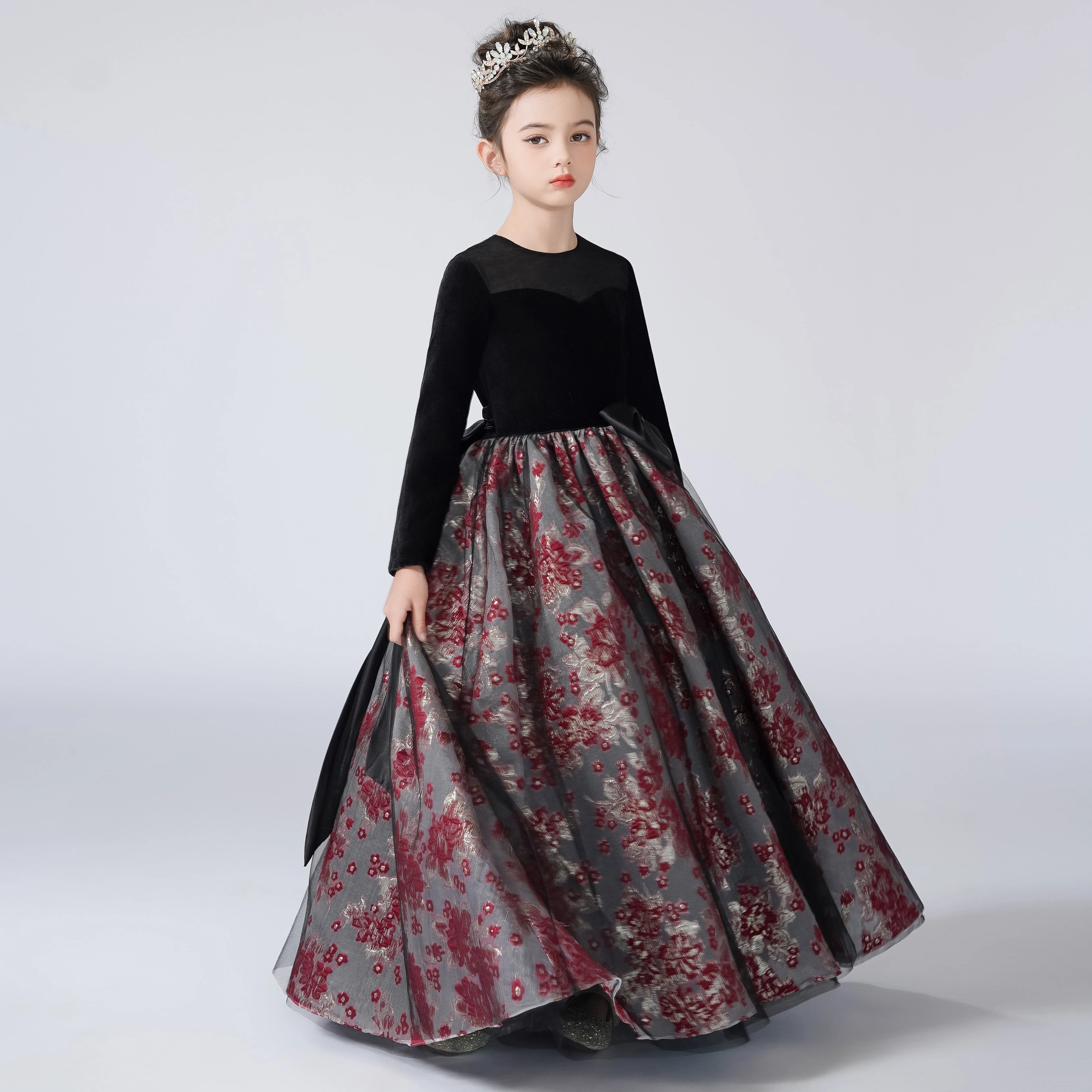 Vintage Velvet Long Sleeve Girls Party Dress - Elegant Pageant Gown for Special Occasions, Holidays & Photo Shoots