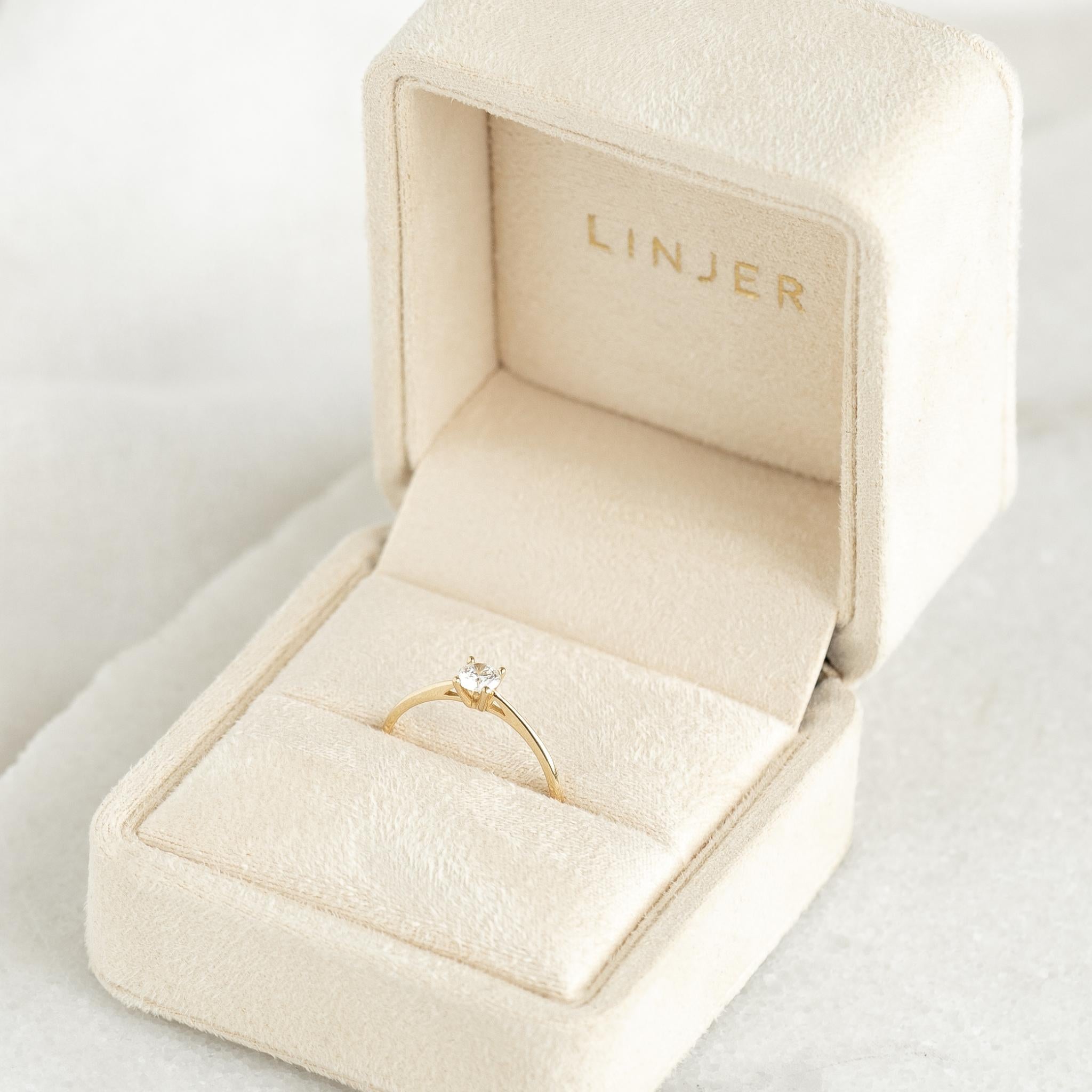 Velvet Ring Box - Elegant Jewelry Gift Box for Engagement, Wedding & Proposal Rings - Perfect for Proposal, Anniversary & Special Occasions