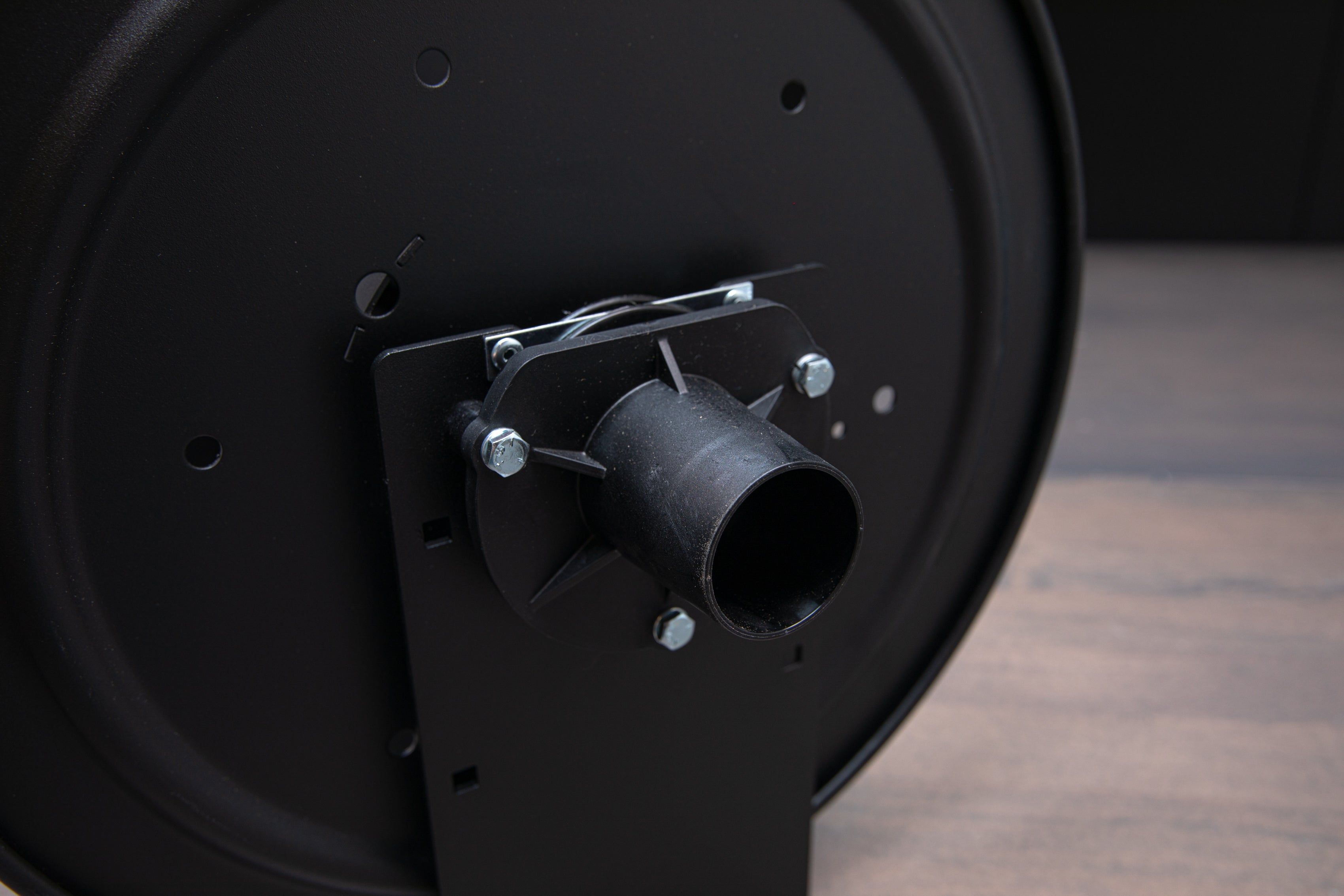 High-Quality Coxreels Vacuum Hose Reel for Industrial & Home Use - Durable Retractable Air Hose Storage Solution for Workshops, Garages & Cleaning