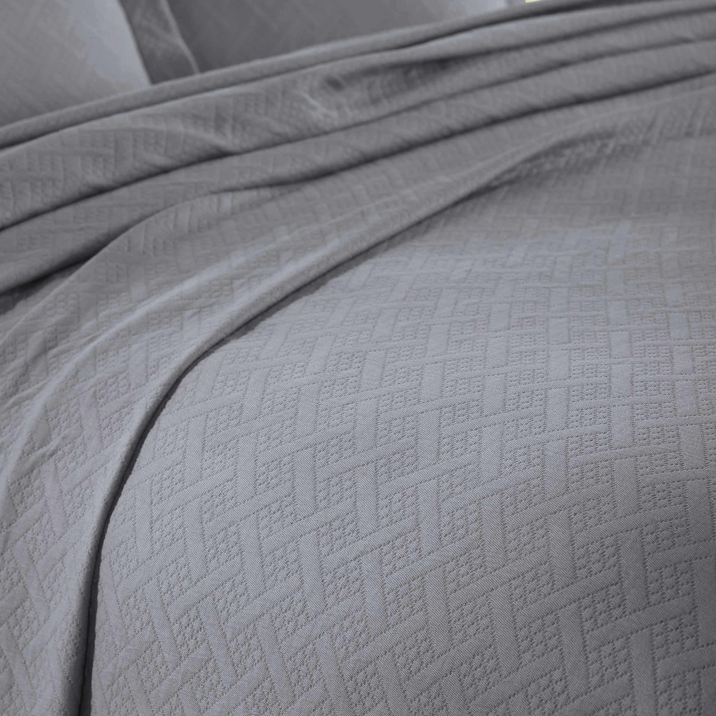 Basket Weave Matelasse Cotton Bedspread Set - Queen Size 3-Piece Luxury Bedding for Master Bedroom - Perfect for Home Decor, Guest Room & Hotel Style Comfort