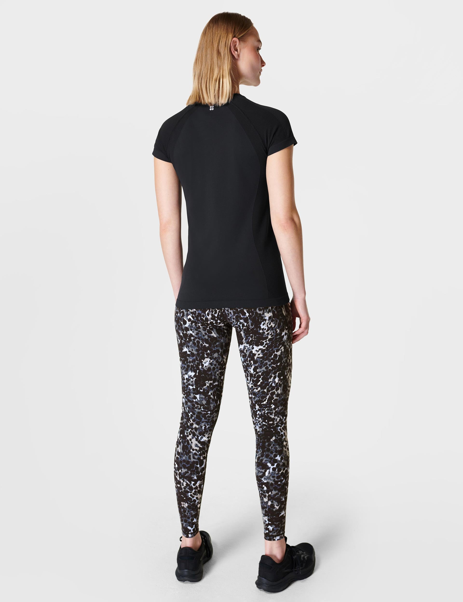 Seamless Gym T-Shirt for Athletes - Black - Perfect for Workouts, Running & Training