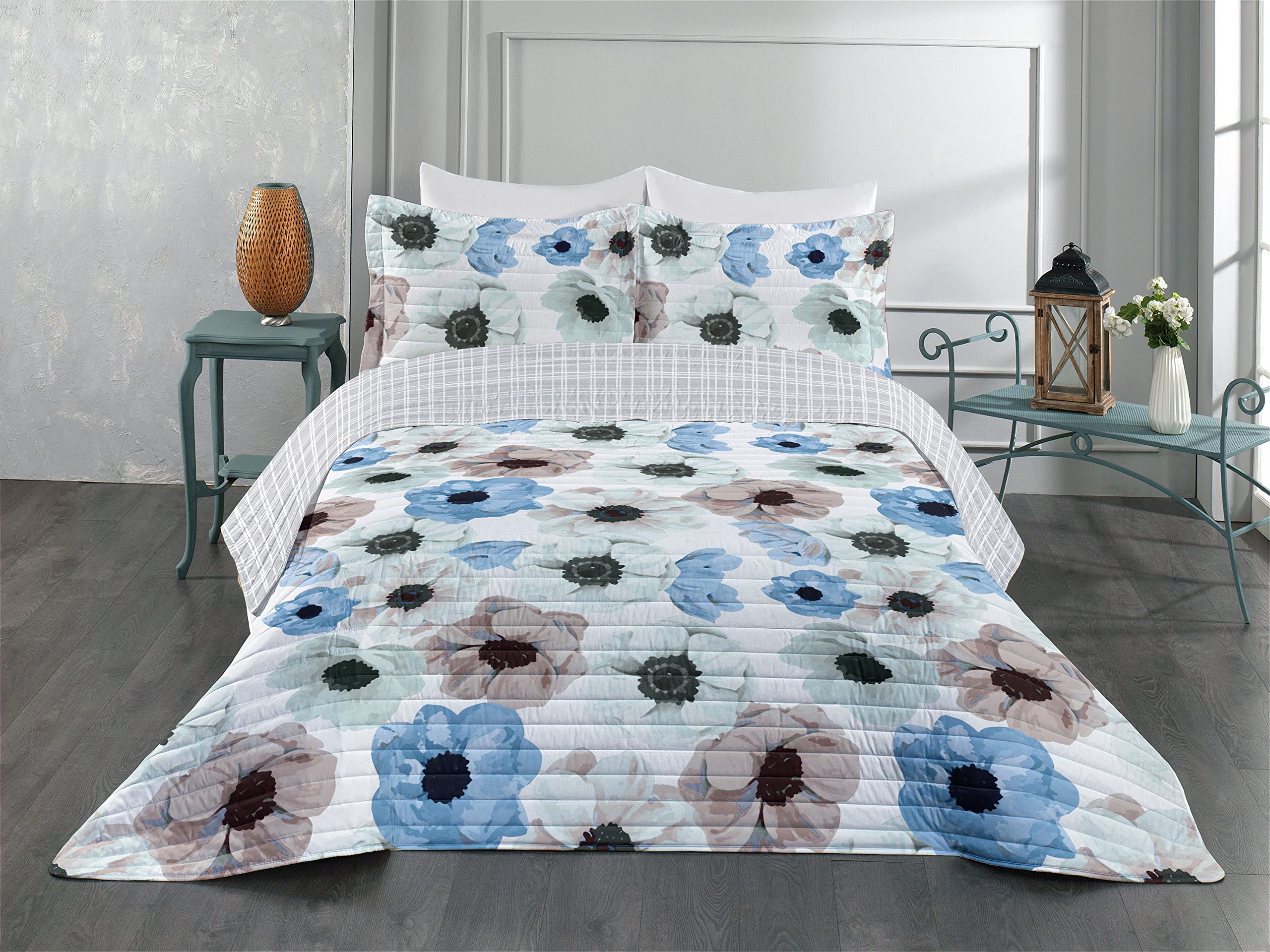 Ambesonne Floral Reversible Bedspread Set - Vintage Blossom Pattern Microfiber Bedding with Pillow Shams, Queen Size in Sky Blue & Warm Taupe | Spring & Summer Decor for Master Bedroom, Guest Room & Dorm