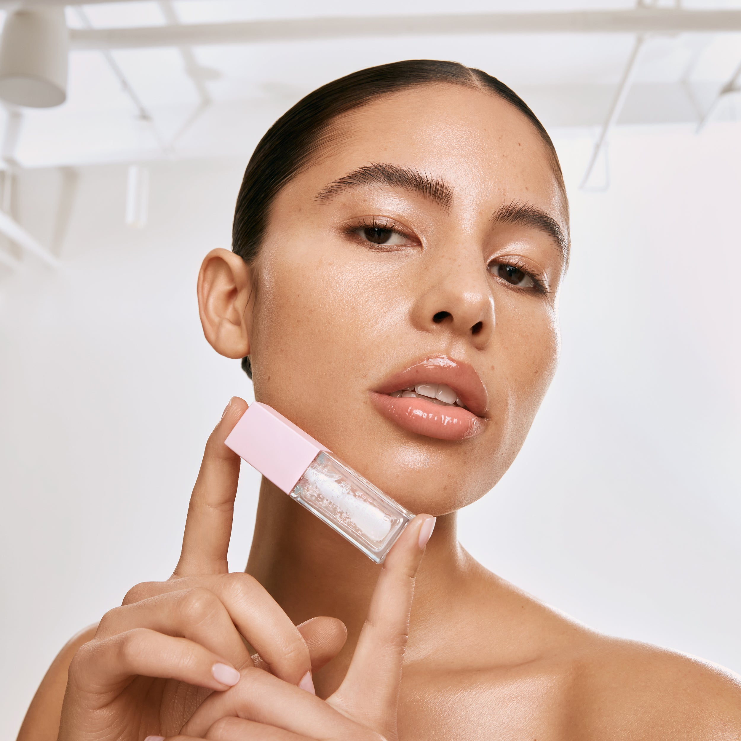 Hydrating Lip Oil for Dry Lips - Moisturizing & Nourishing Treatment - Perfect for Daily Use & Night Care