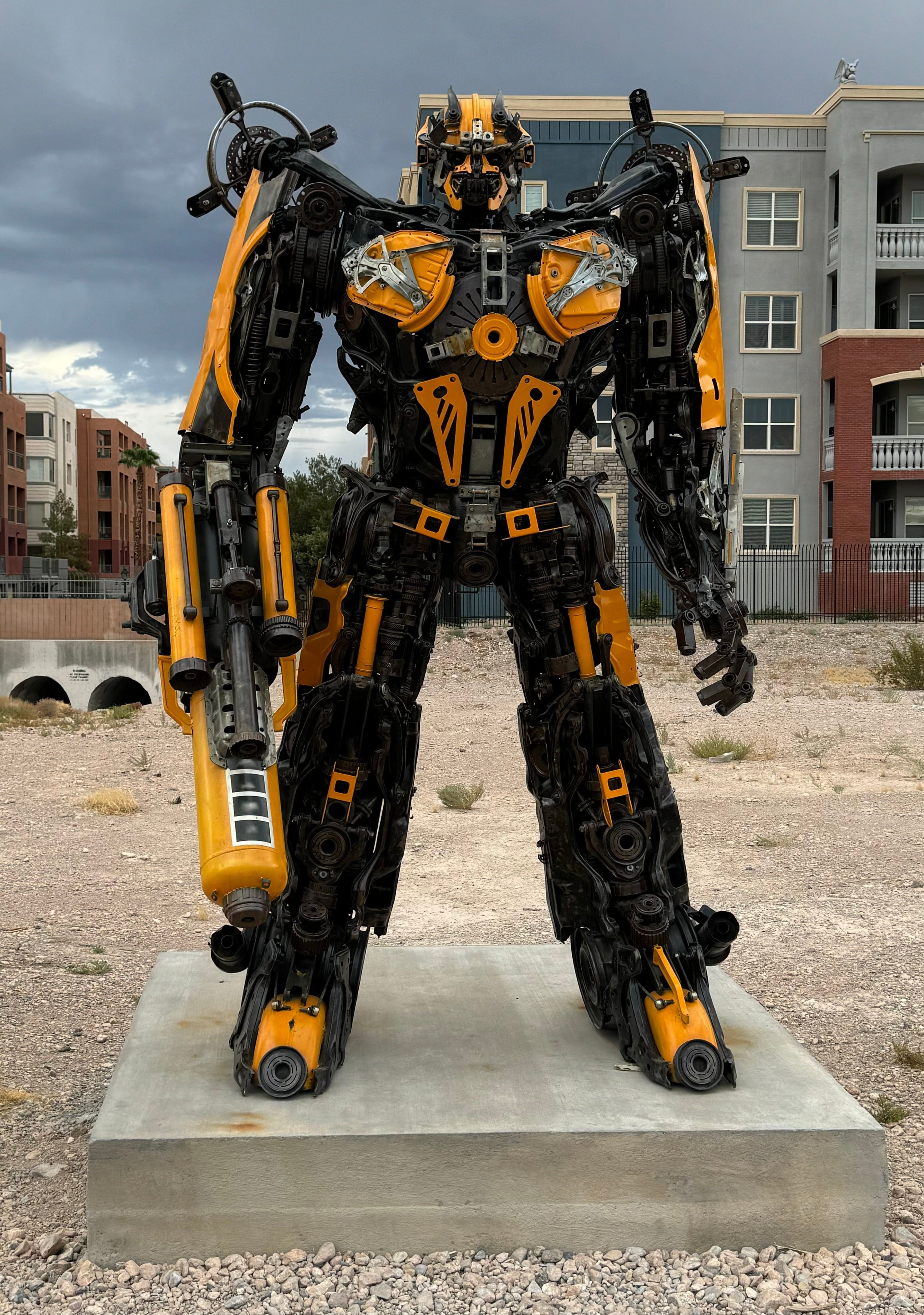 138 Bumblebee Inspired Recycled Metal Art Sculpture - Handmade Eco-Friendly Wall Decor for Home, Office & Garden - Unique Gift for Nature Lovers