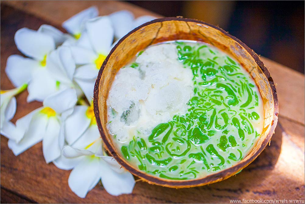 Traditional Thai Dessert Mold for Lod Chong & Coconut Milk Sweets | Handcrafted Kitchenware for Authentic Thai Desserts | Perfect for Home Baking & Asian Cuisine Lovers