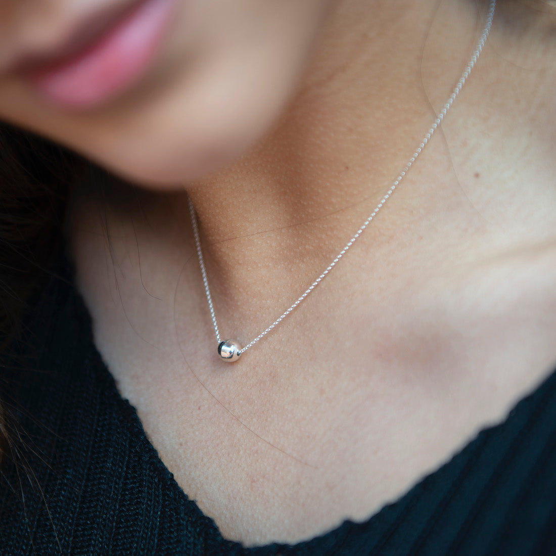 Elegant Desert Blossom Single Pearl Necklace for Women - Perfect for Weddings, Date Nights & Special Occasions