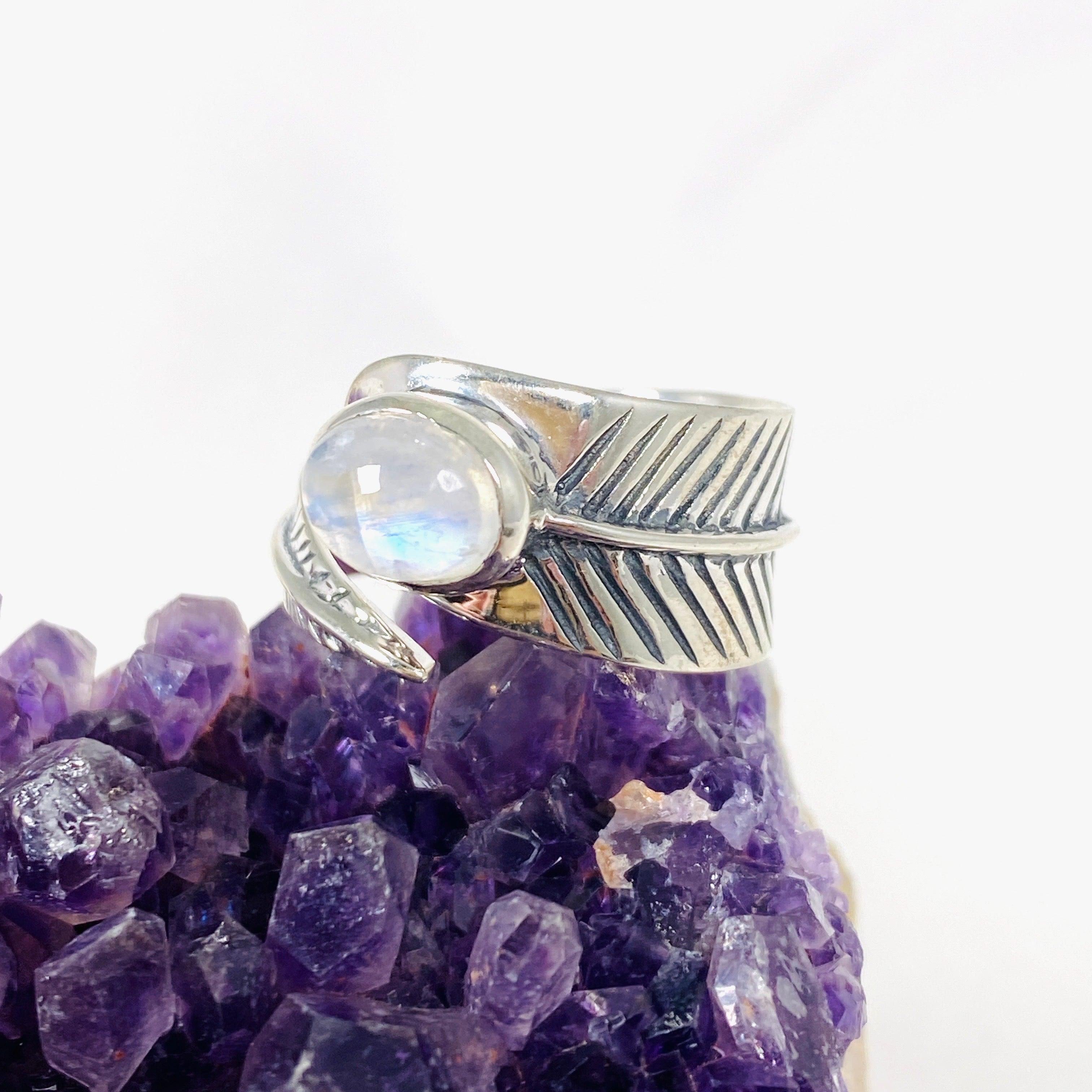Moonstone Oval Leaf Ring - Sterling Silver 925, Size 10, KRGJ3031 - Perfect for Boho Jewelry, Nature-Inspired Fashion & Gift Giving