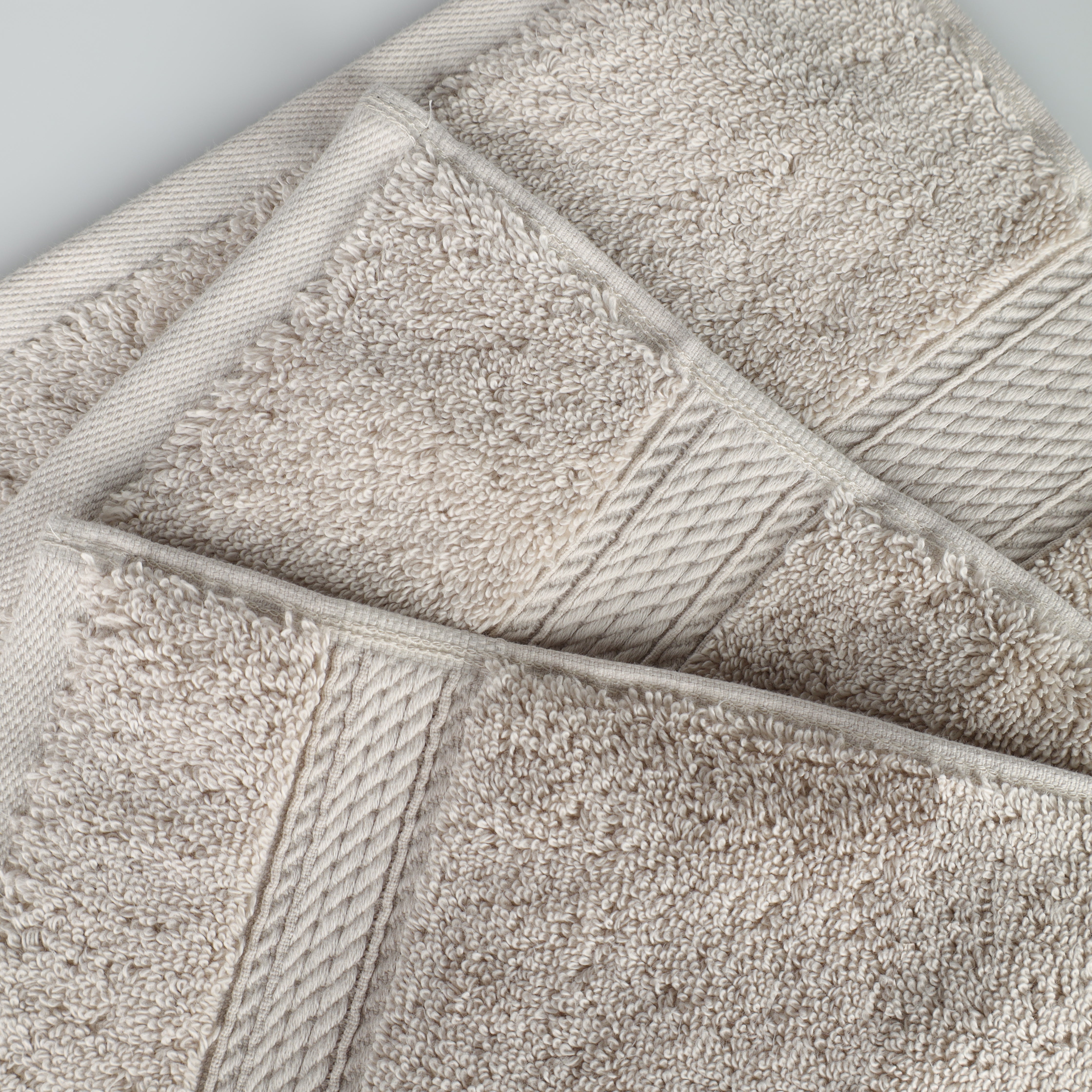 Premium 4-Piece Egyptian Cotton Bath Towel Set - Ultra Soft, Heavyweight & Plush Pile for Spa-Like Luxury at Home | Perfect for Bath, Beach & Guest Use