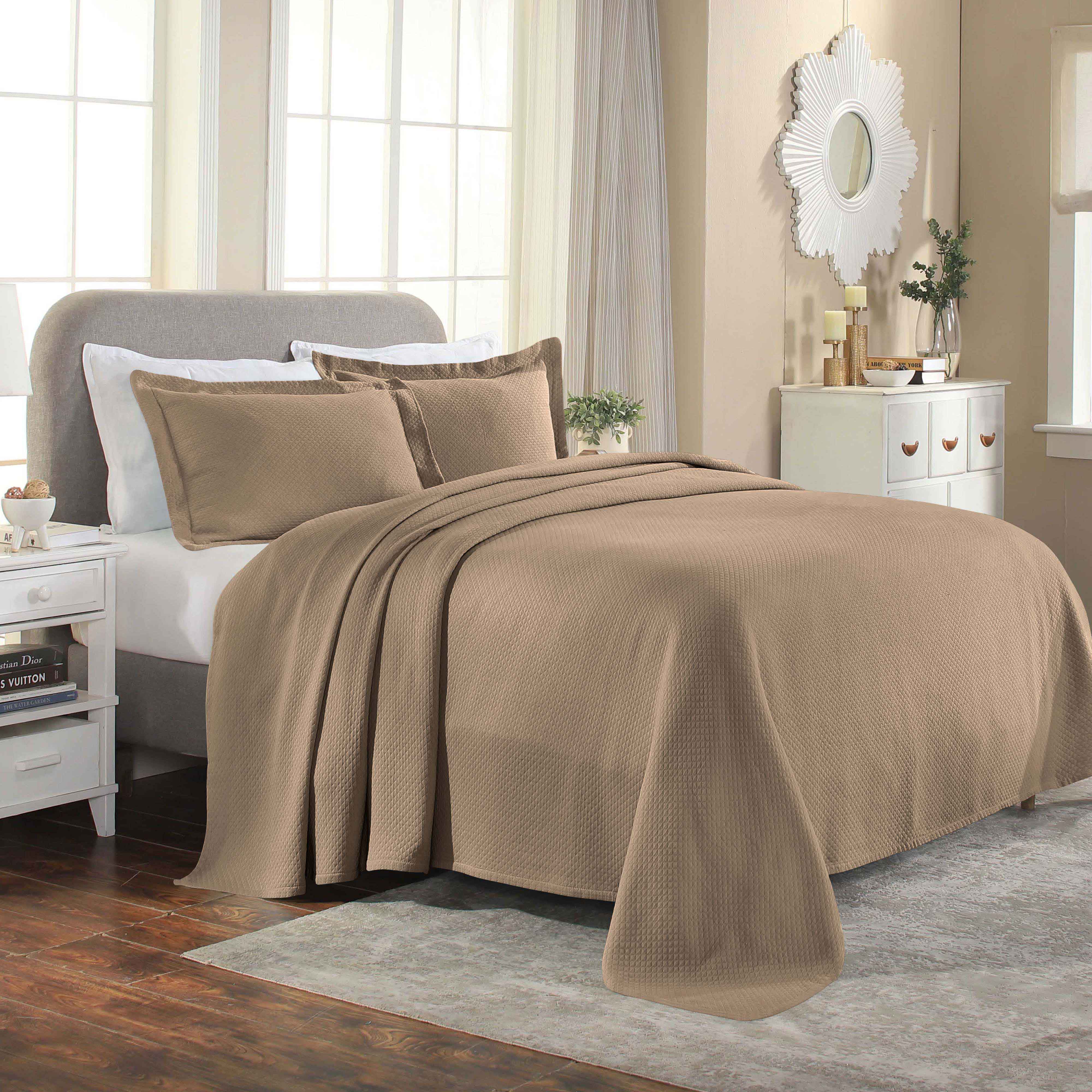 Luxury Jacquard Matelassé Cotton Diamond Solitaire Bedspread Set - Queen Size Bed Cover with Matching Pillowcases - Perfect for Master Bedroom Decor & Guest Room Elegance