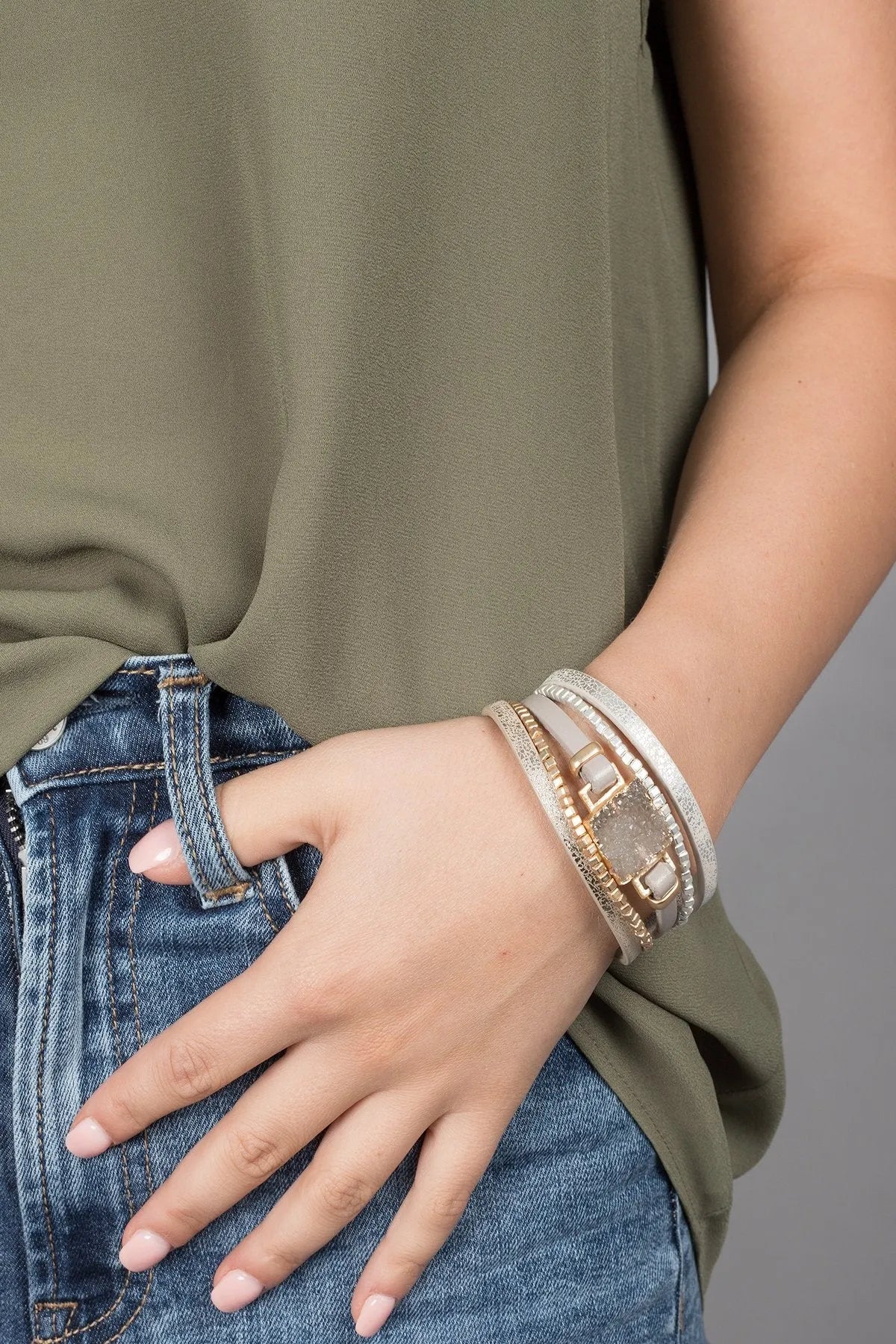 Stylish Metallic Leather Druzy Stone Bracelet for Women - Boho Chic Jewelry for Everyday Wear & Special Occasions