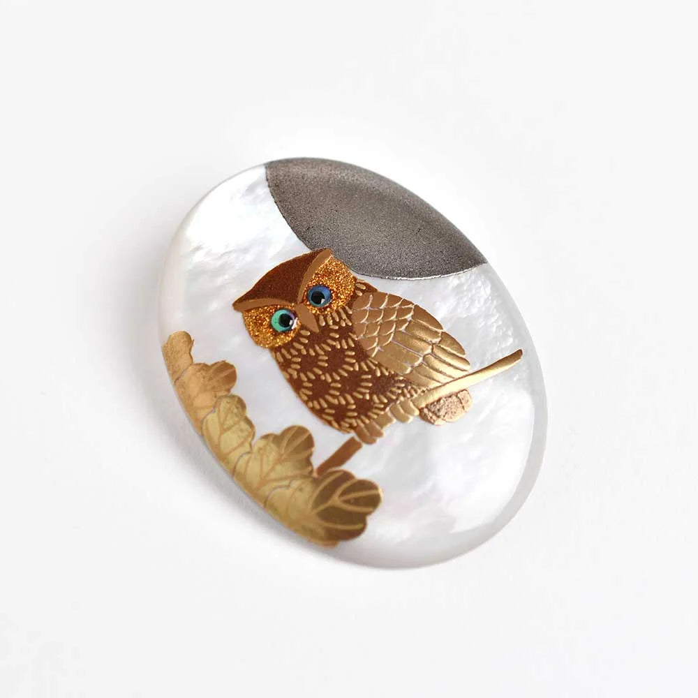 Handcrafted Japanese Maki-e Urushi Lacquer Brooch with White South Sea Pearl Shell Owl Design - Traditional Artisan Jewelry for Women, Gift for Collectors & Special Occasions