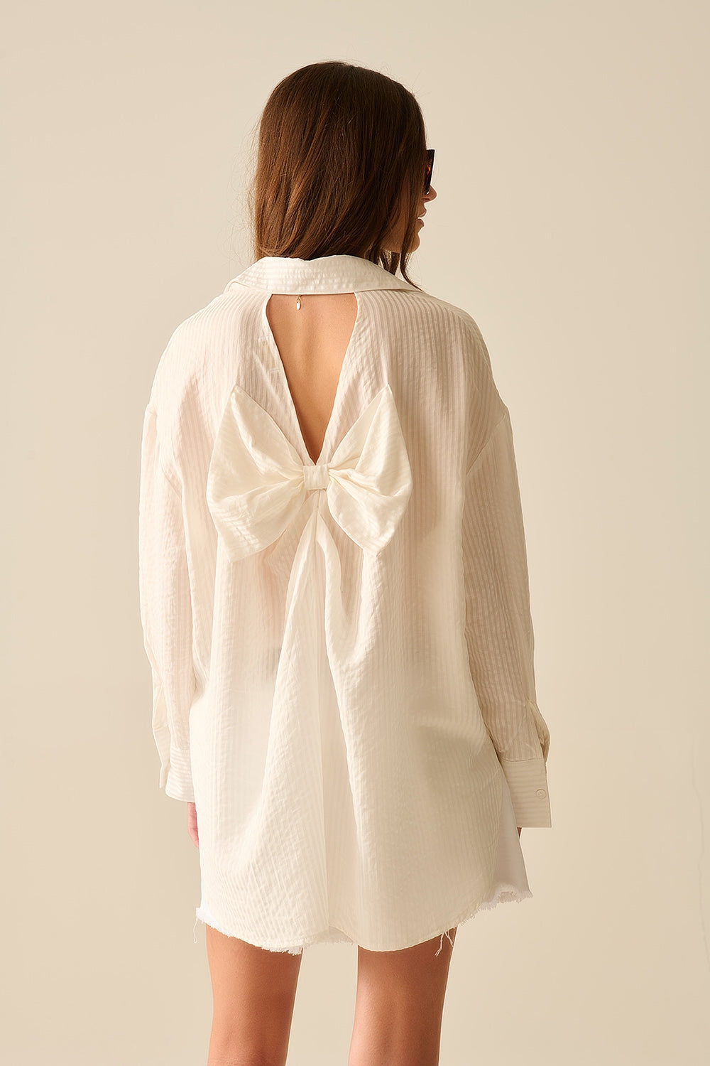 Oversized White Shirt with Back Bow Tie - Elegant Loose Fit Blouse for Women, Perfect for Casual Outings, Office Wear, and Date Nights