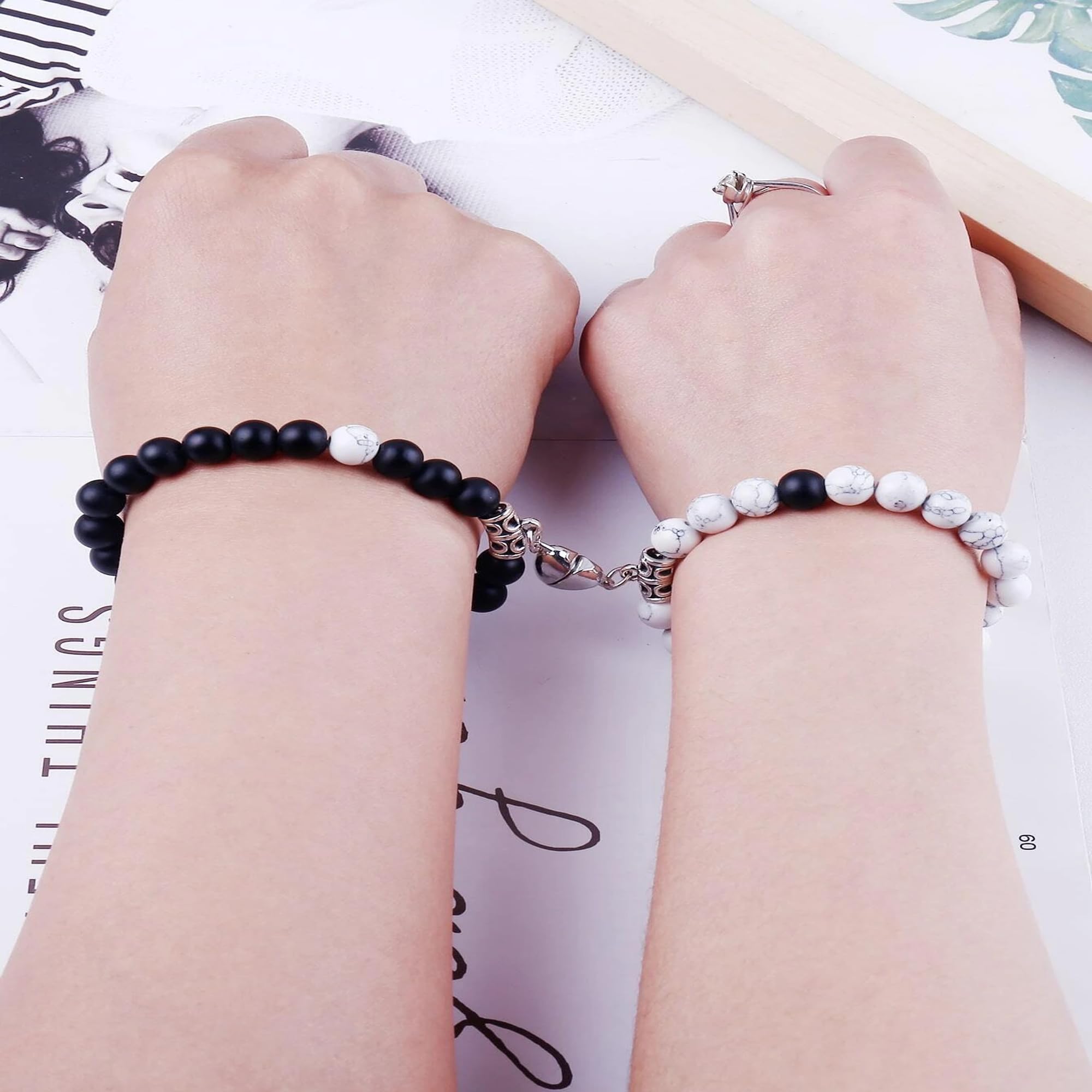 Stylish Couple Bracelets for Women & Men - Black & White Onyx Stone Stretchable Magnetic Heart Bracelet - Romantic Love Gifts for Couples, Friendship Promise Bracelet for Boys & Girls - Perfect for Anniversaries, Valentine's Day & Special Occasions