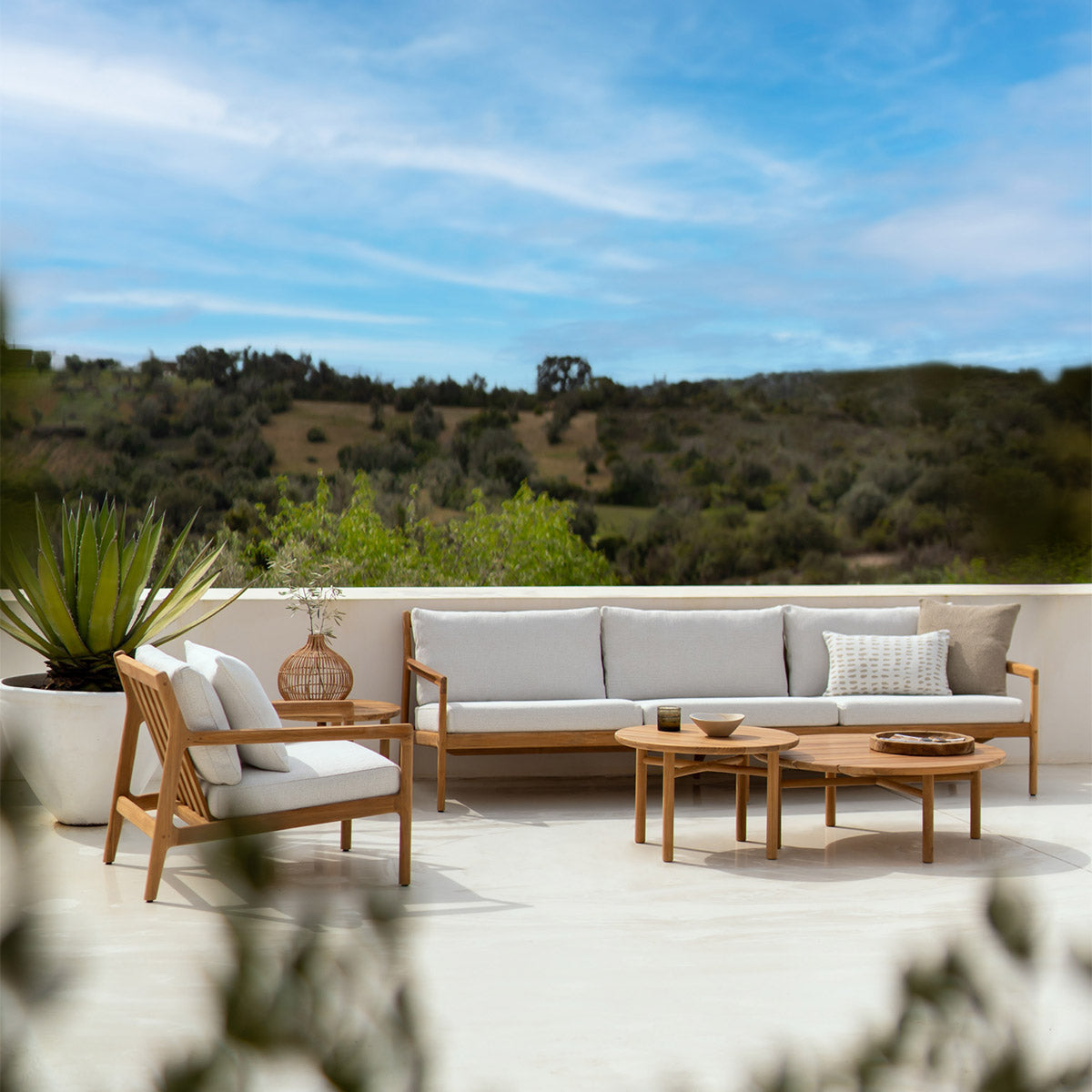 Outdoor 4-Seater Sofa Set - Teak Frame with Off-White Weather-Resistant Fabric Cushions | Perfect for Patio, Garden & Poolside Relaxation