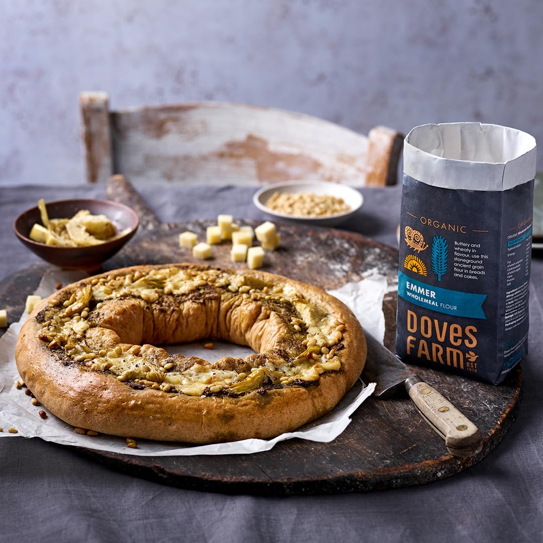 Organic Emmer Wholemeal Flour by Doves Farm | Stoneground Whole Wheat Flour for Bread & Cake Baking | High in Fiber & Protein | Traditional British Flour | Kosher & Vegan Certified | 35.27 Oz (1kg) | Perfect for Artisan Bread, Sourdough, Muffins & Healthy Baking