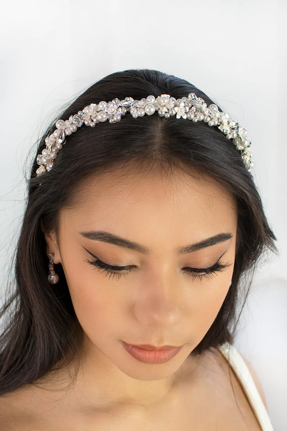 Kristy Pearl Crystal Floral Bridal Headband – Elegant Wedding Hair Accessory for Bride, Bridesmaids & Special Occasions | Perfect for Weddings, Prom & Formal Events