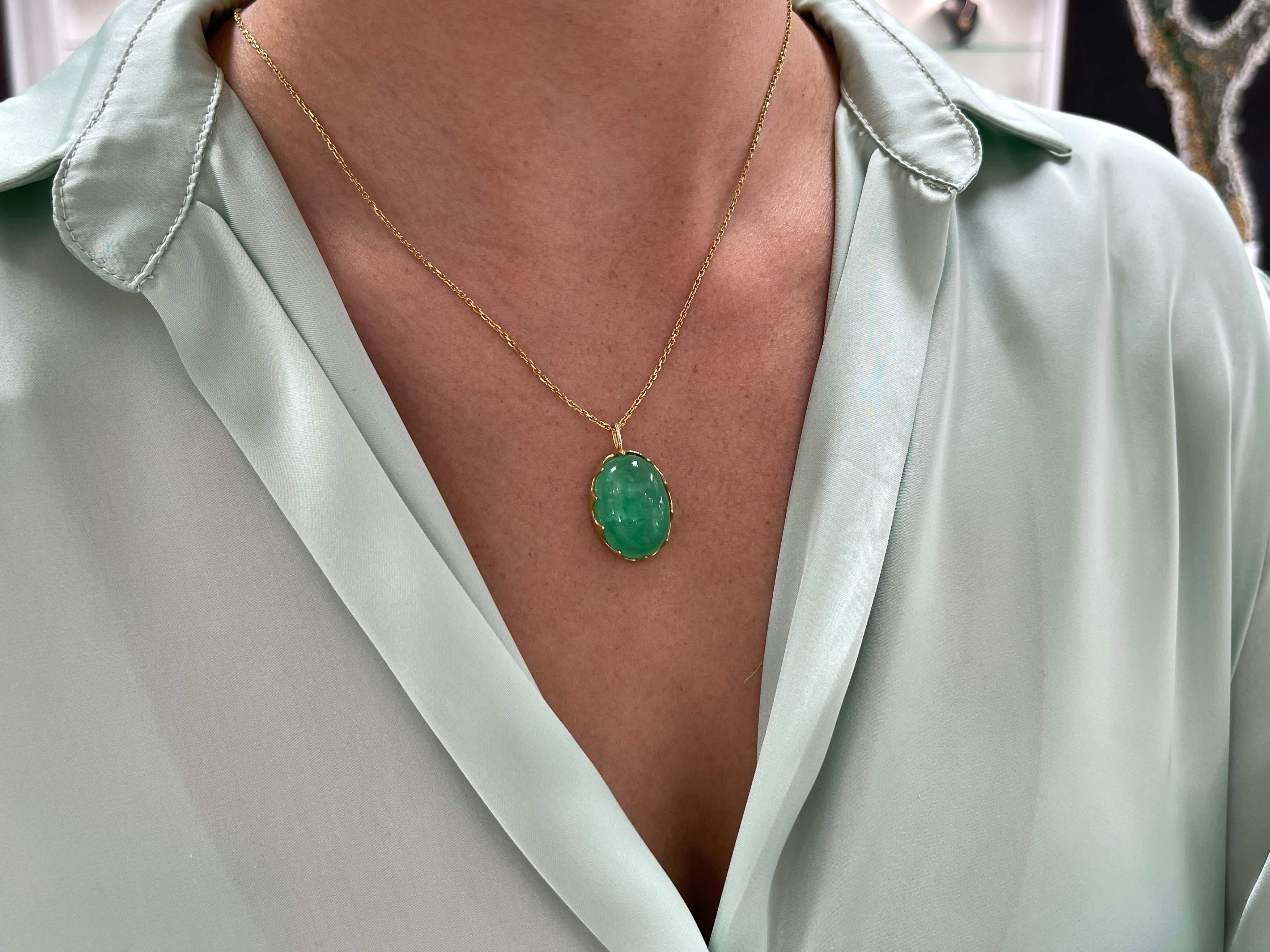 29.85 Carat Large Oval Cut Colombian Emerald Cabochon Necklace in 14K Gold - Elegant Jewelry for Weddings, Parties & Special Occasions