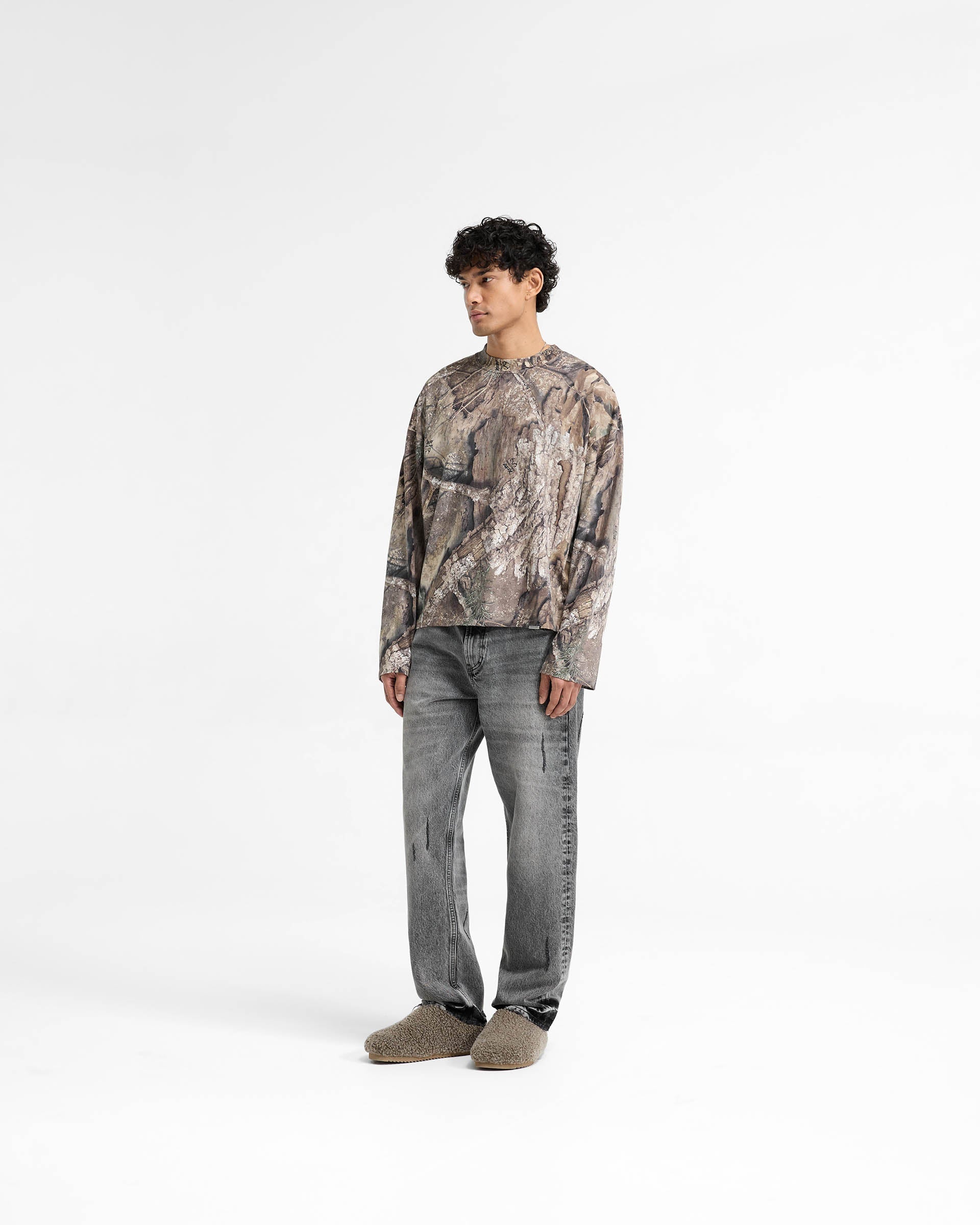 Realtree® Camo Long Sleeve T-Shirt for Men - Hunting, Outdoor & Casual Wear - Durable Comfort Fit Camouflage Shirt for Adventure & Everyday Use