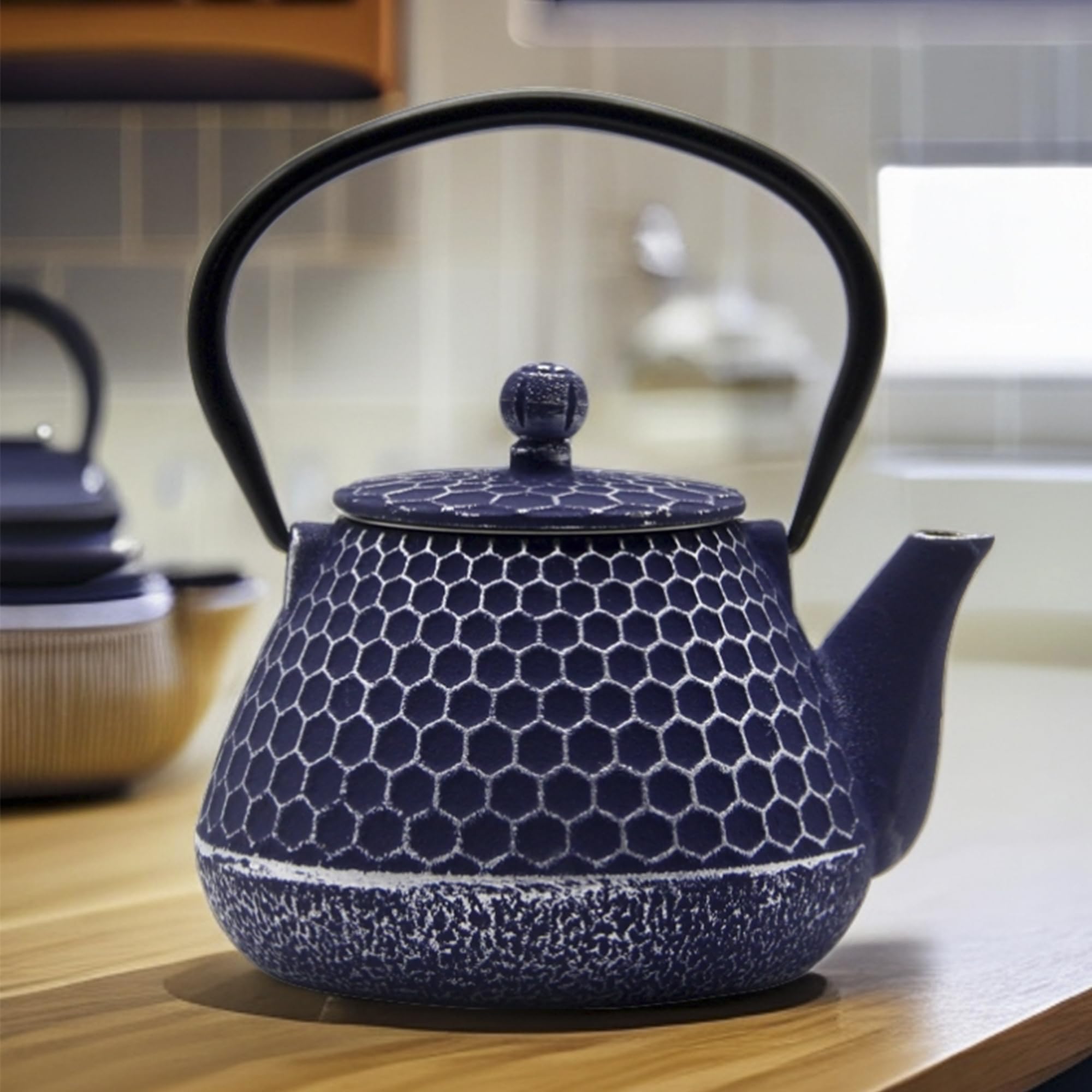20.3oz Enameled Cast Iron Teapot with Stainless Steel Infuser - Stovetop Safe Japanese Tetsubin Tea Kettle for Loose Leaf Tea, Blue Honeycomb Pattern - Perfect for Home, Office & Tea Ceremonies