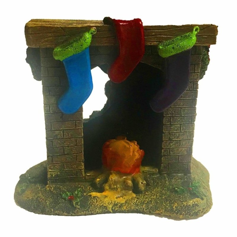 Aquatopia Mini Christmas Fireplace Decor with Stockings - 10.5 x 6.5 x 9.5cm Holiday Mantelpiece for Home, Office & Gift - Perfect for Christmas Tree Decorations, Tabletop Displays & Festive Ambiance