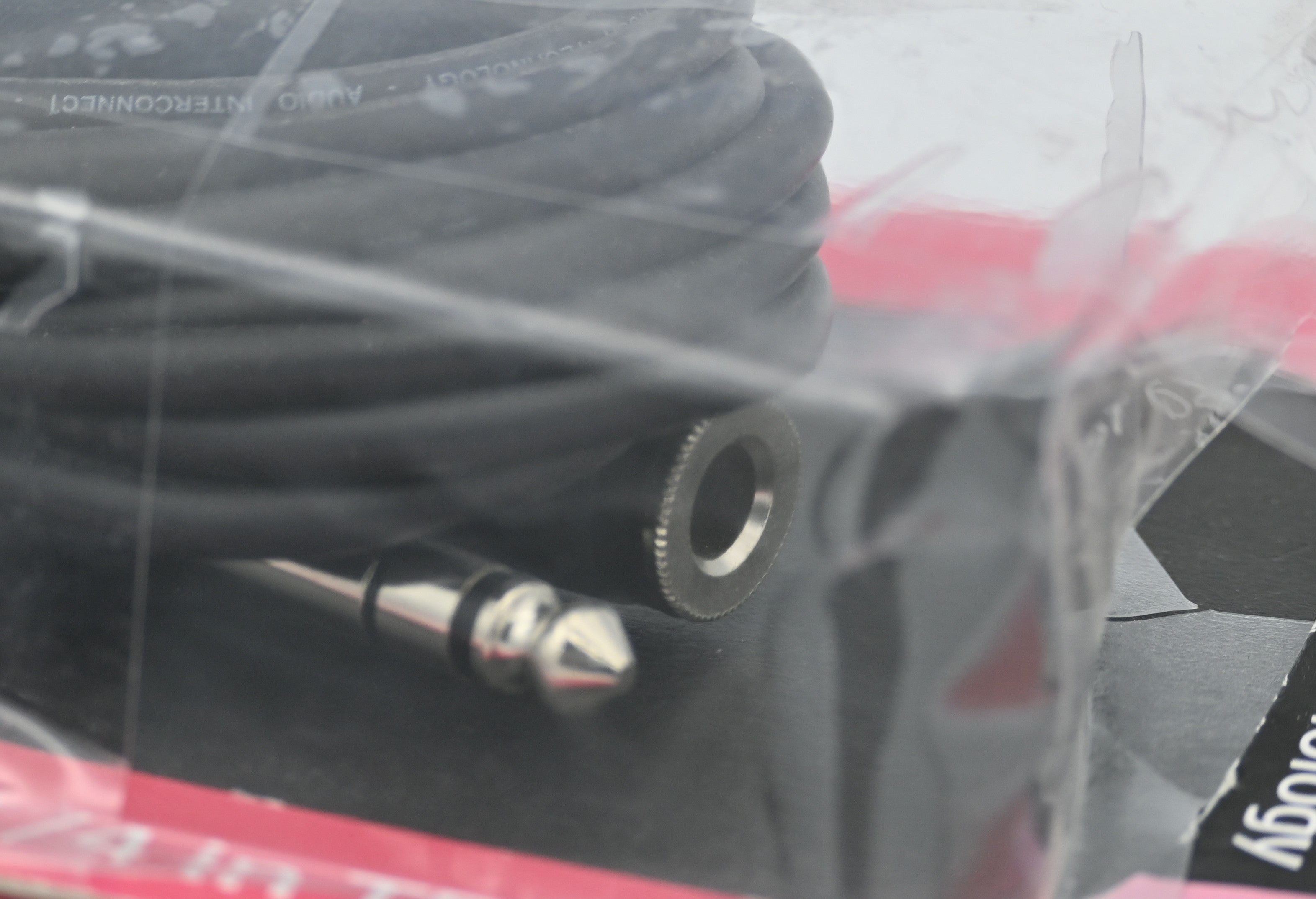 Open Box Hosa Stereo 1/4