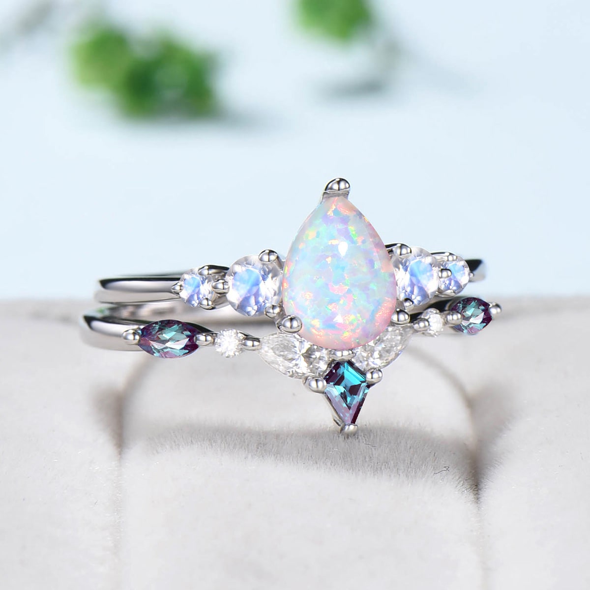 1.25CT Pear White Opal Vintage Engagement Ring Set with Moonstone & Alexandrite - Art Deco Five Stone Wedding Band Stackable Ring for Bride, Anniversary Gift (Perfect for Vintage Weddings & Romantic Proposals)