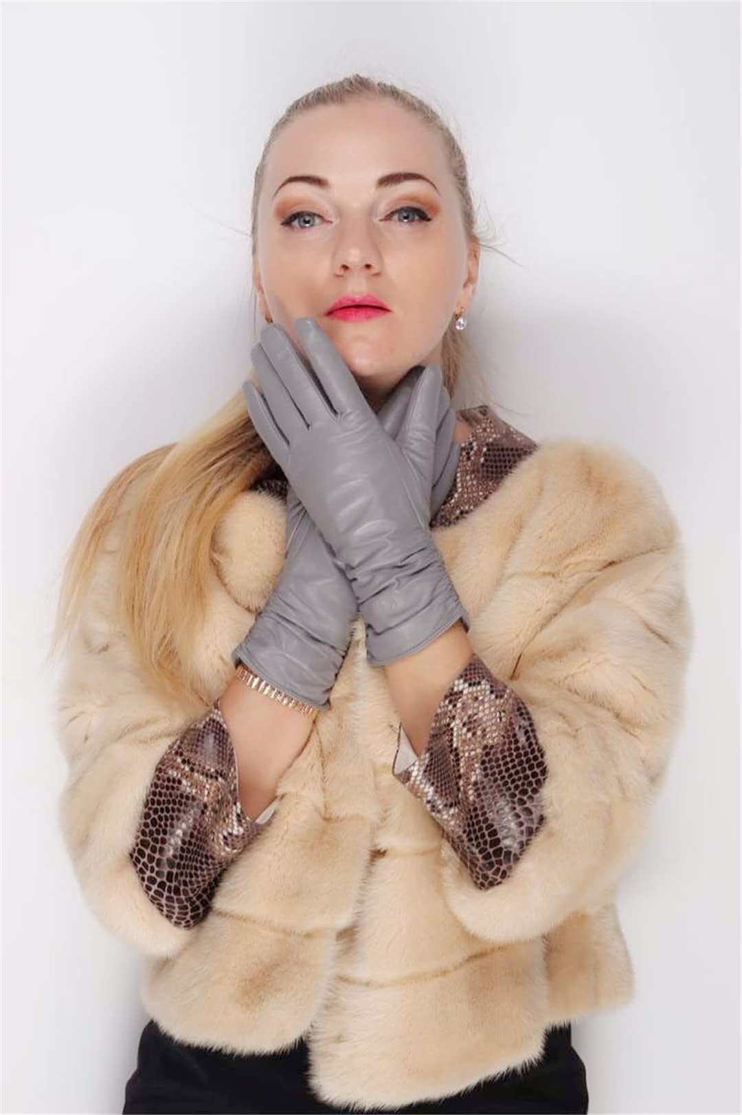 Premium Light Gray Women's Sheepskin Leather Gloves - Winter Warm Mittens for Ladies | Fashionable & Soft Touch | Perfect for Cold Weather, Outdoor Activities & Holiday Gifts