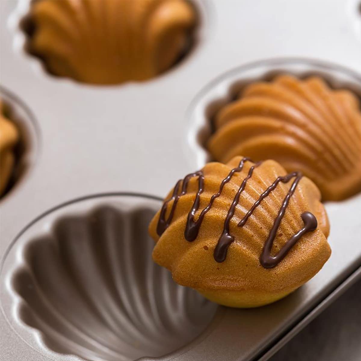 Premium 6/9/12-Cavity Madeleine Mold Pan - Non-Stick Carbon Steel Baking Pan for Perfect Shell-Shaped Cakes, Cookies & Chocolates | Food Grade Safe | Ideal for Home Baking, Party Treats & Gift Making (9-Cup)