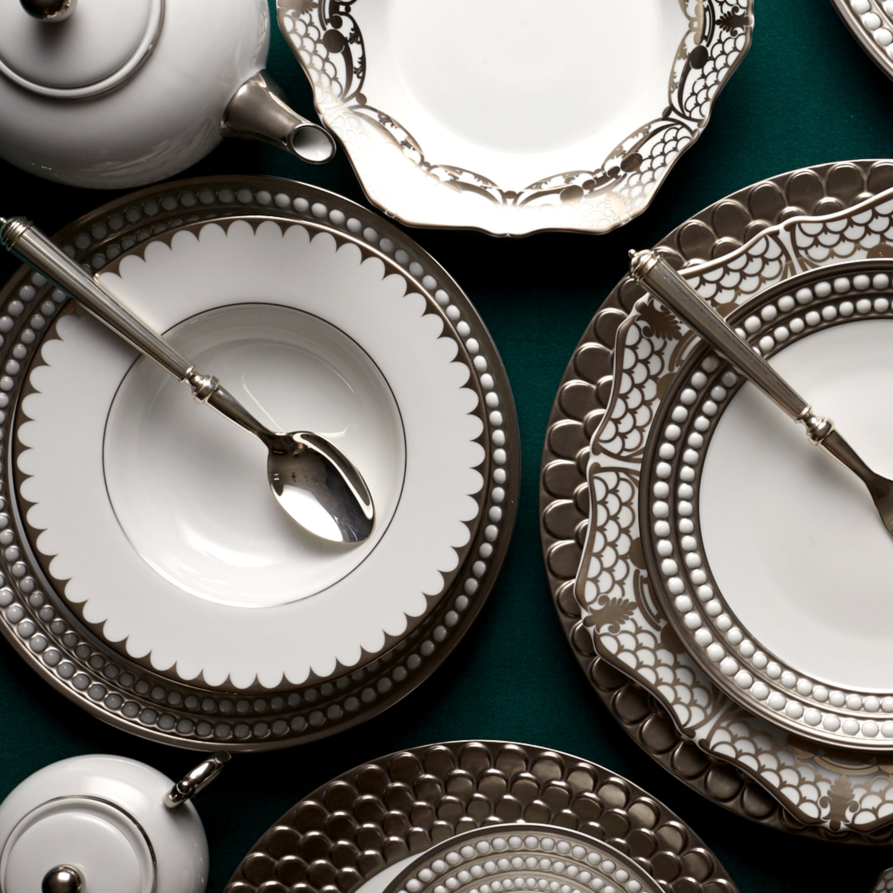 Premium Aegean Dinnerware Set - 16-Piece Platinum Elegant Tableware for Fine Dining, Dinner Parties & Special Occasions