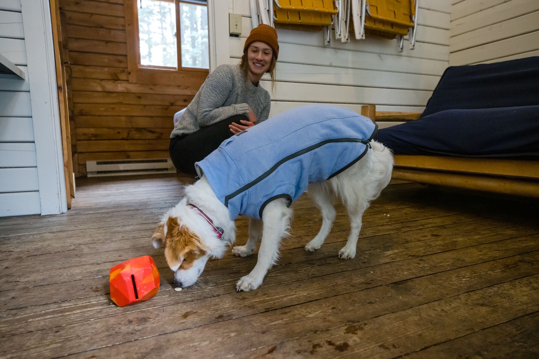 Ruffwear® Gnawt a Rock® Glacial Blue Dog Food and Treat Dispenser - Perfect for Outdoor Adventures, Hiking, and Training Sessions