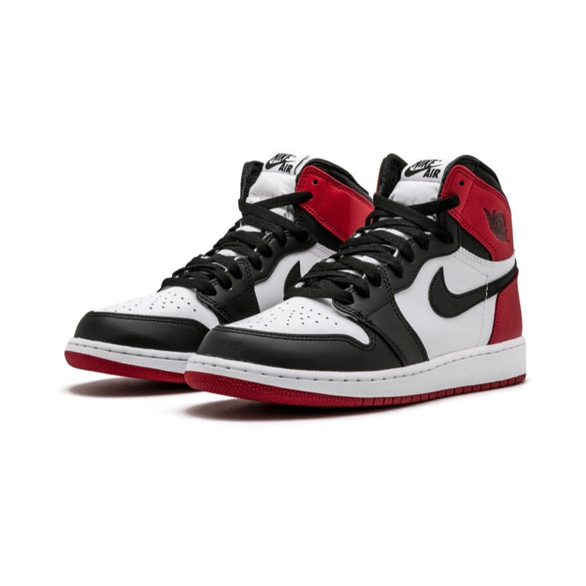 Air Jordan 1 Retro High OG BG (GS) Black Toe Sneakers - White, Black & Varsity Red Basketball Shoes for Women & Girls - Perfect for Streetwear, Basketball Games & Casual Fashion