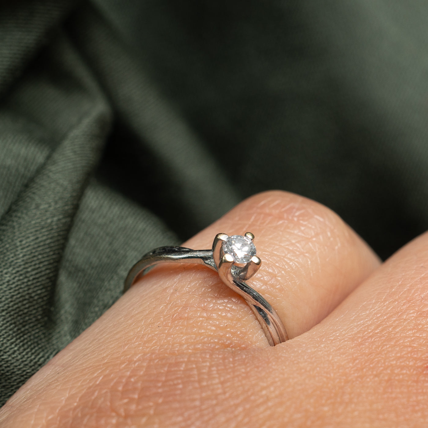 18K White Gold Diamond Bypass Ring - 0.14ct Natural Diamond Engagement Ring, Size 6.75, Perfect for Wedding, Anniversary & Proposal Gifts