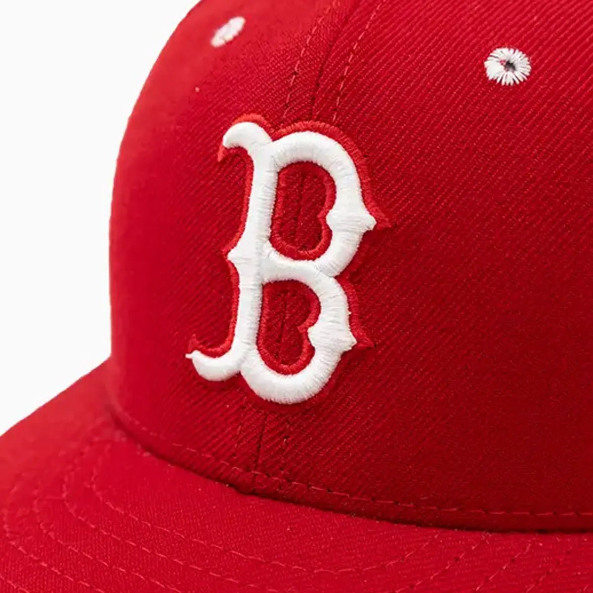 Official Boston Red Sox MLB 59FIFTY Fitted Baseball Cap - Adjustable Snapback Hat for Men & Women - Perfect for Games, Sports & Casual Wear