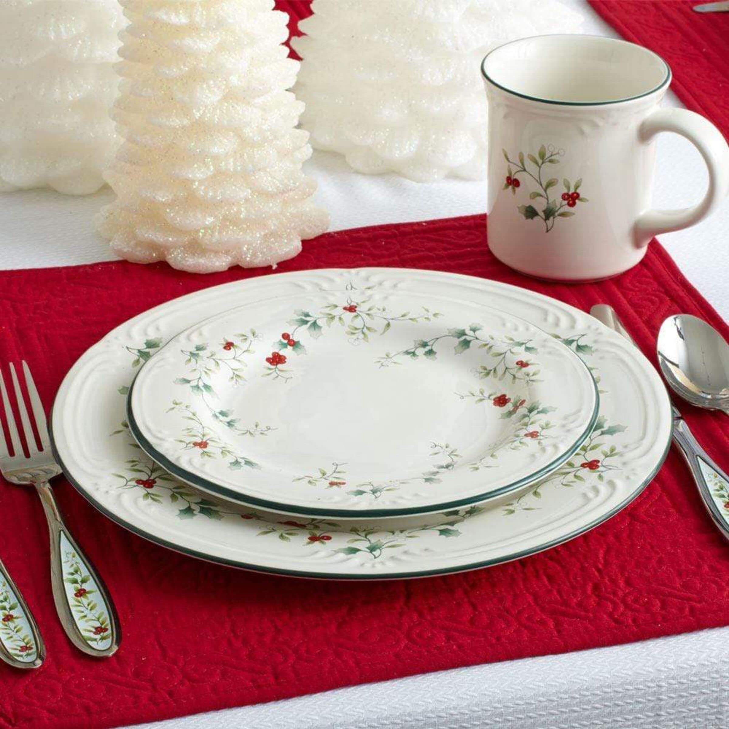 Pfaltzgraff Winterberry 10.5-Inch Dinner Plates Set of 4 - White Ceramic Plates for Holiday Dining & Entertaining - Perfect for Christmas, Thanksgiving & Family Gatherings