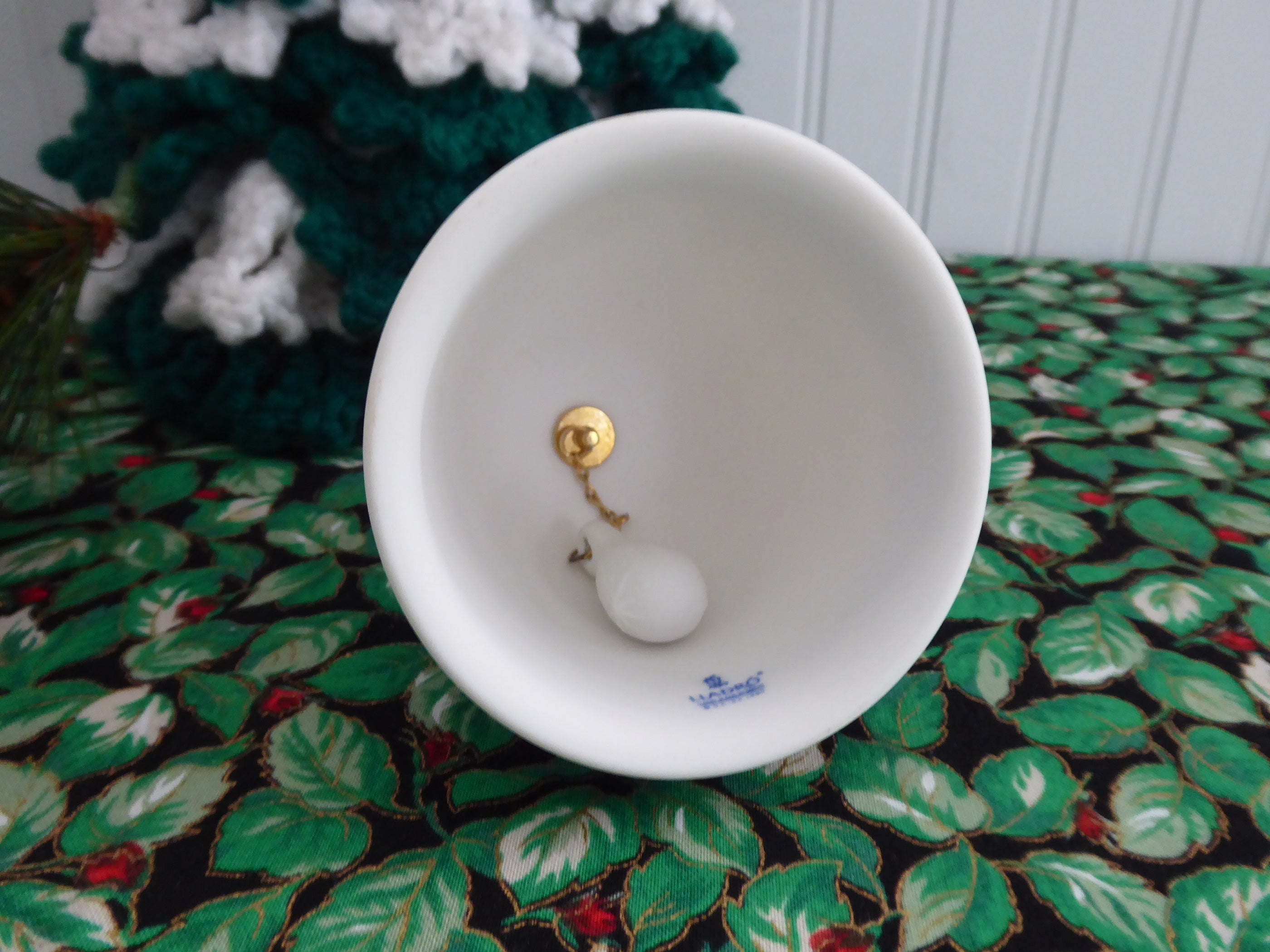 Lladro Christmas Bell 1991 - Nativity Snow Scene with Lavender Christmas Star - Annual Collectible Holiday Ornament in Original Box - Perfect for Christmas Tree Decorations & Holiday Gift Giving