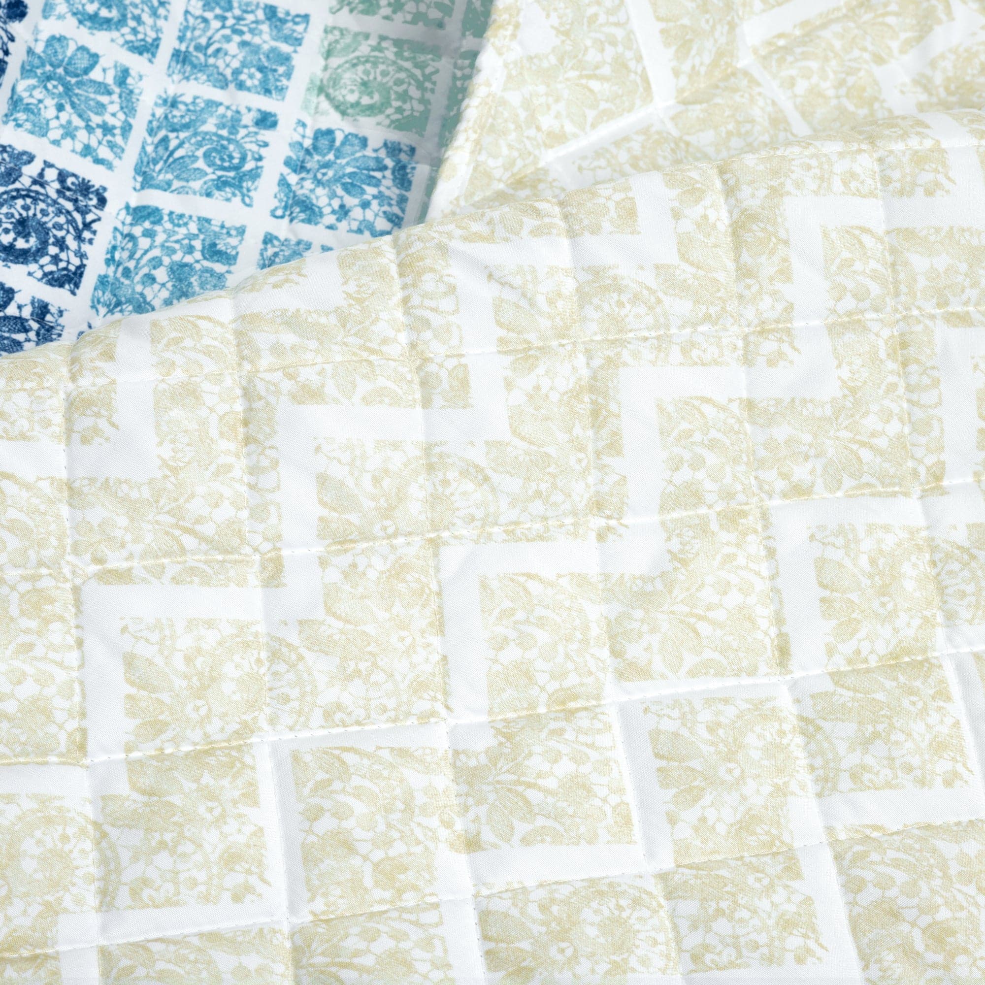 Medallion Ombre Reversible Quilt 3-Piece Bedding Set - King/Queen Size Comforter with Pillow Shams - Luxury Bedroom Decor for Modern Homes