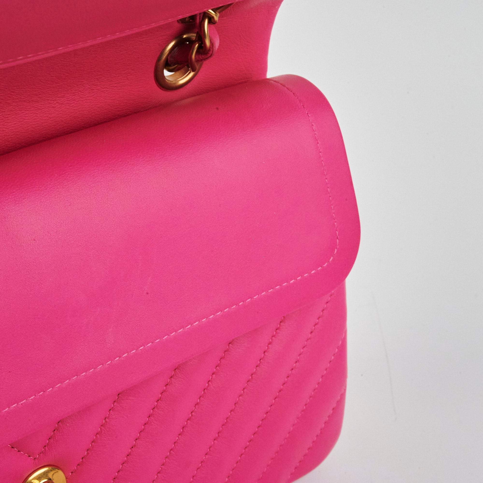 Chanel Medium Classic Flap Bag Chevron Lambskin Leather in Pink | Luxury Designer Handbag for Women | Perfect for Date Night, Parties & Special Occasions