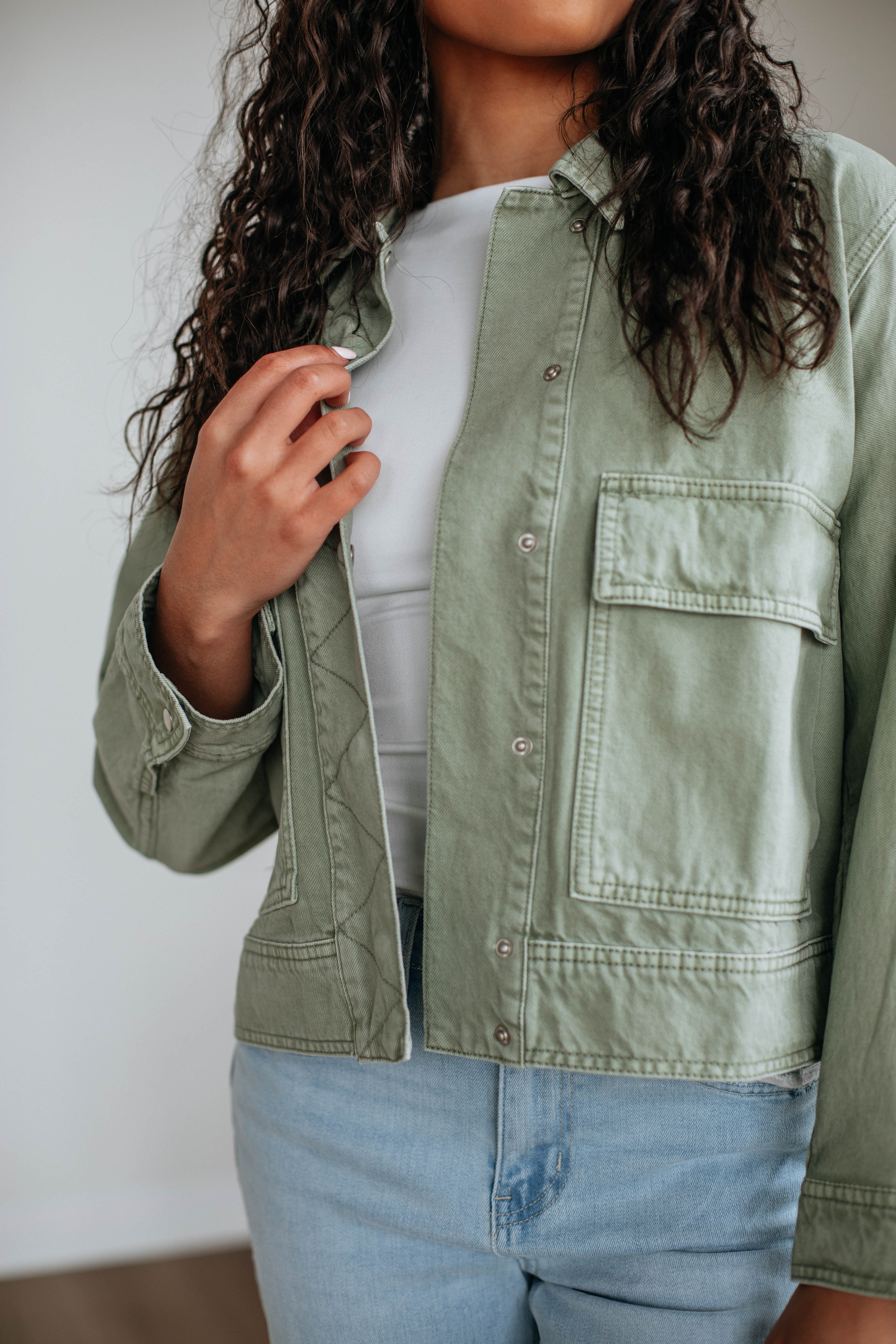 Drelin Women's Denim Jacket - Classic Blue Distressed Vintage Style for Casual Wear | Perfect for Everyday Outfits, Layering & Fall Fashion