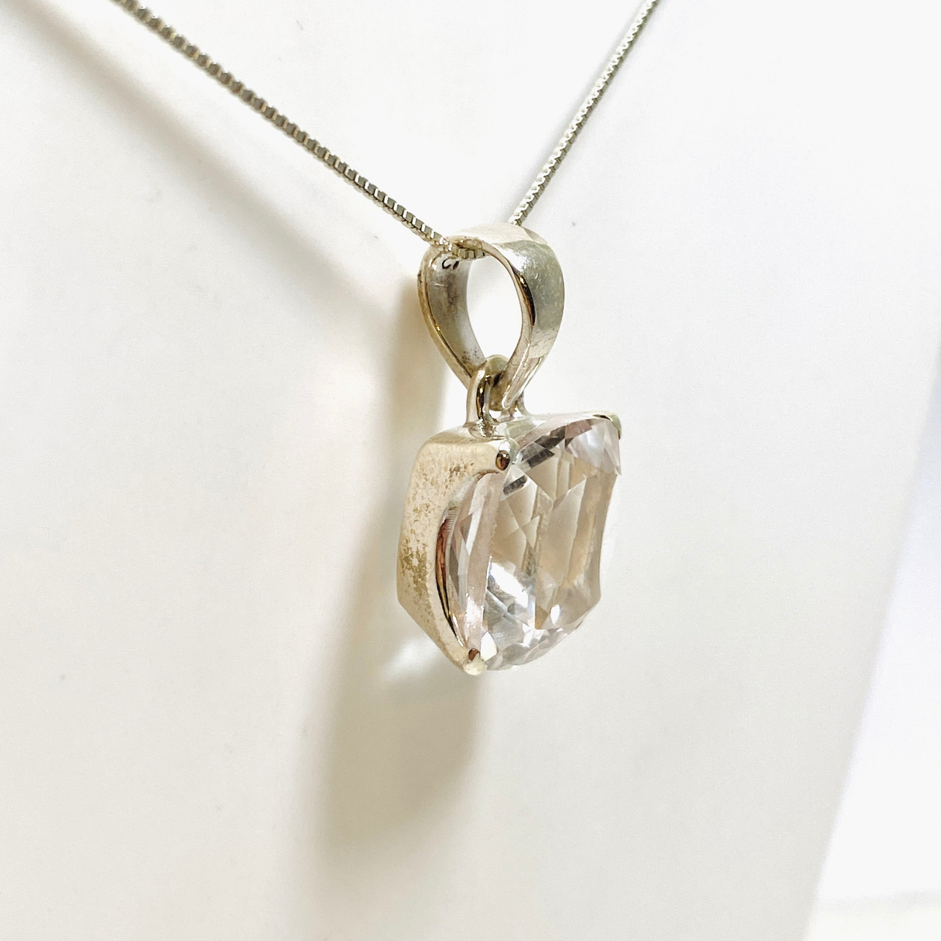 Natural Clear Quartz Square Faceted Pendant Necklace - PPGJ911 - Perfect for Meditation, Healing & Spiritual Jewelry Gifts