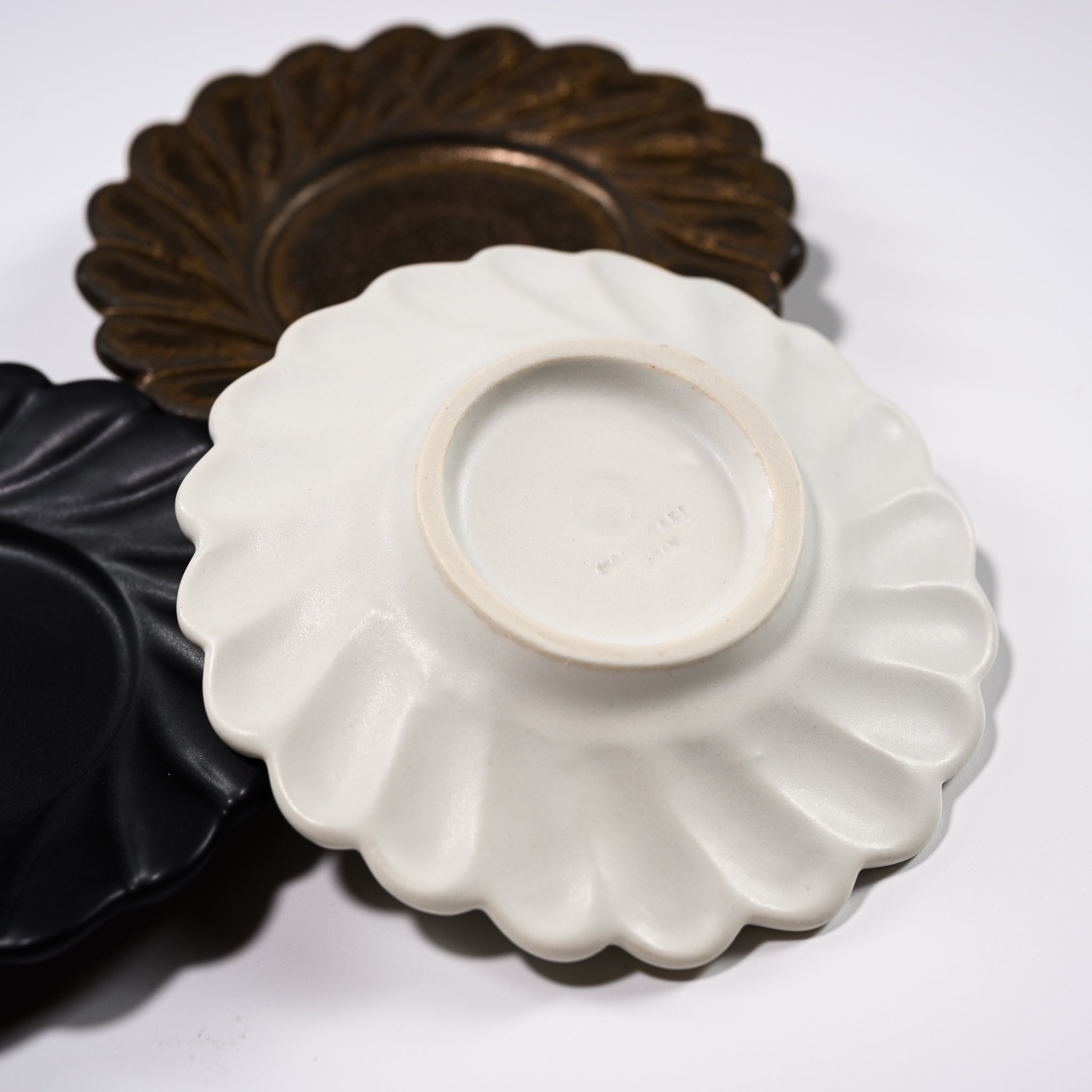 Handmade USUKIYAKI Small Dish - Twisted Flower Design Japanese Ceramic Appetizer Plate | Perfect for Sushi, Soy Sauce, or Home Decor