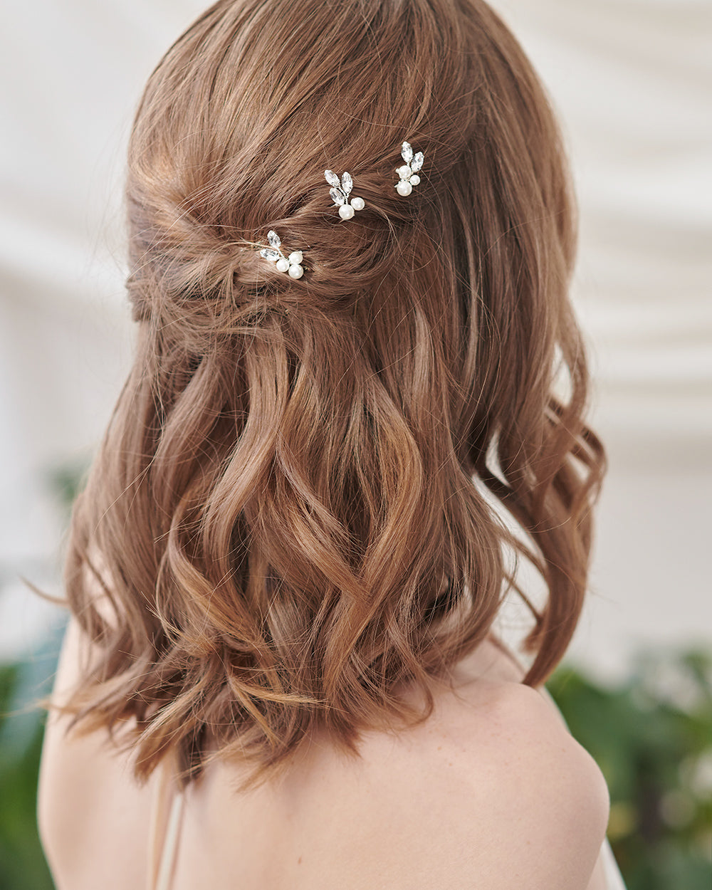 Elara Pearl Hair Pins Set of 3 - Elegant Pearl Bobby Pins for Women, Bridal Hair Accessories, Wedding, Prom & Special Occasions