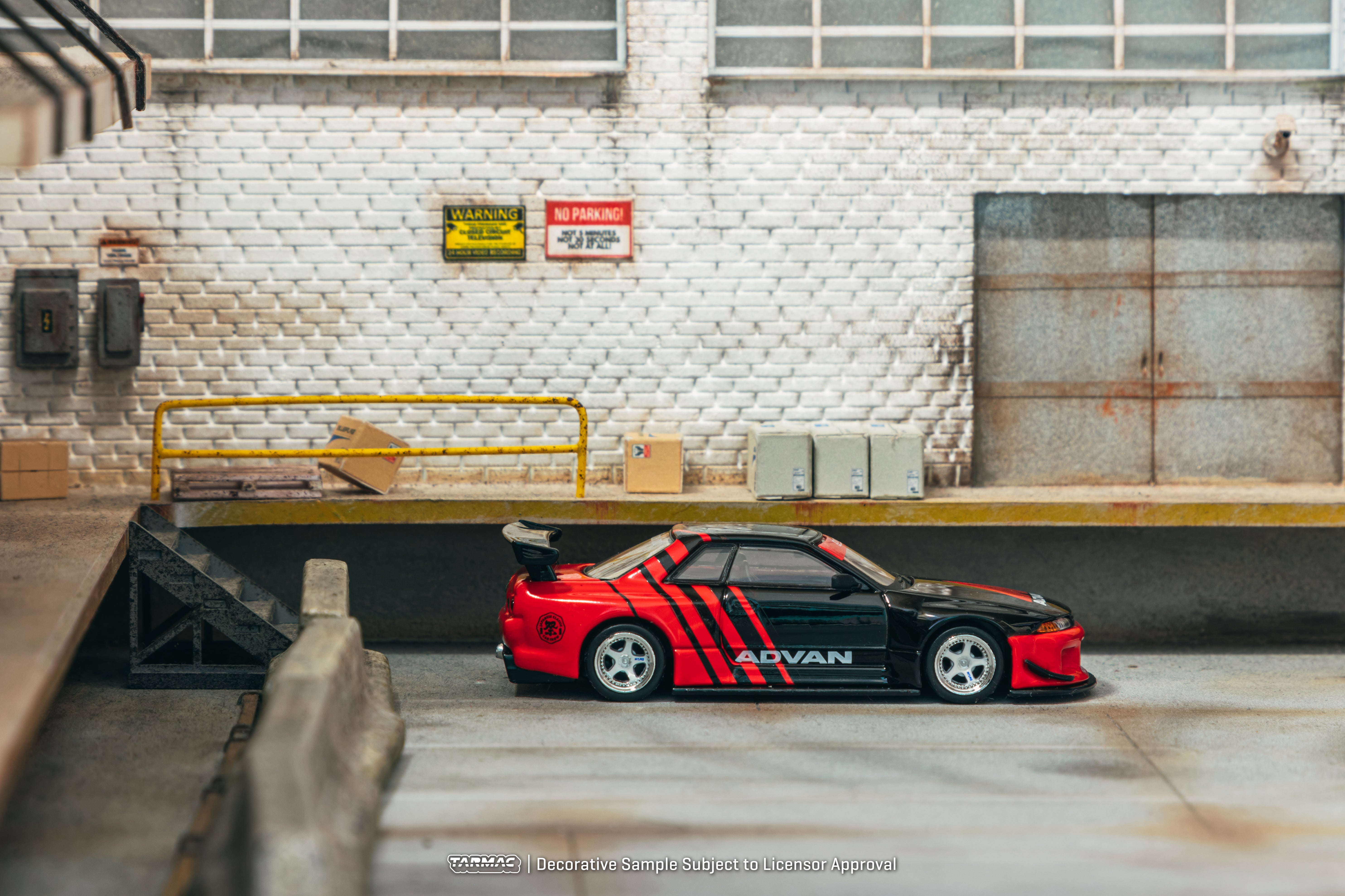 Tarmac Works 1/64 Nissan Skyline GT-R R32 Widebody Advan JCCS Special Edition Diecast Model Car - Perfect for Collectors, Display & Racing Enthusiasts