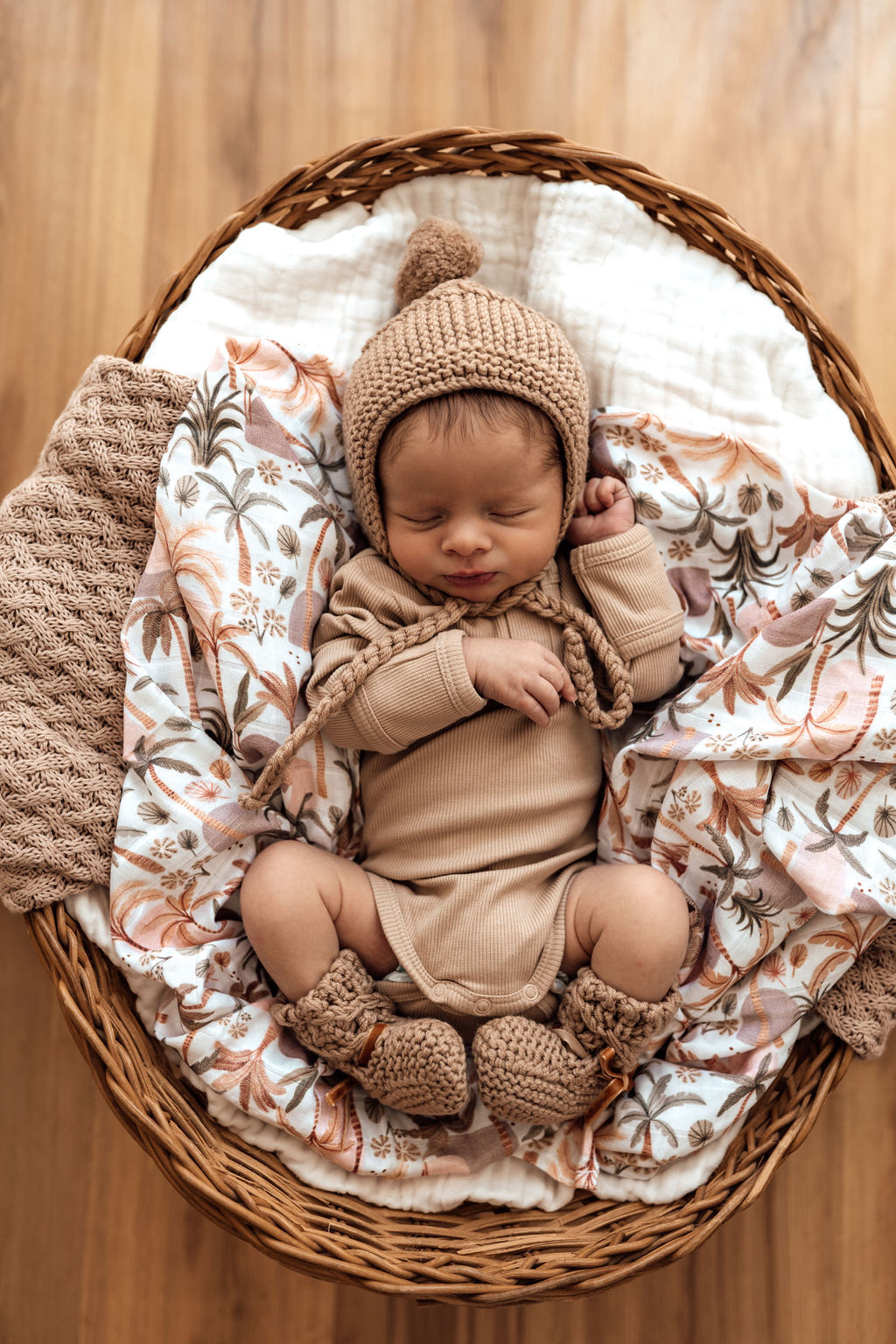Organic Ribbed Long Sleeve Bodysuit for Women - Soft & Comfortable Snuggle Hunny Baby Outfit - Perfect for Newborns, Infants & Toddlers - Ideal for Playtime, Family Photos & Everyday Wear